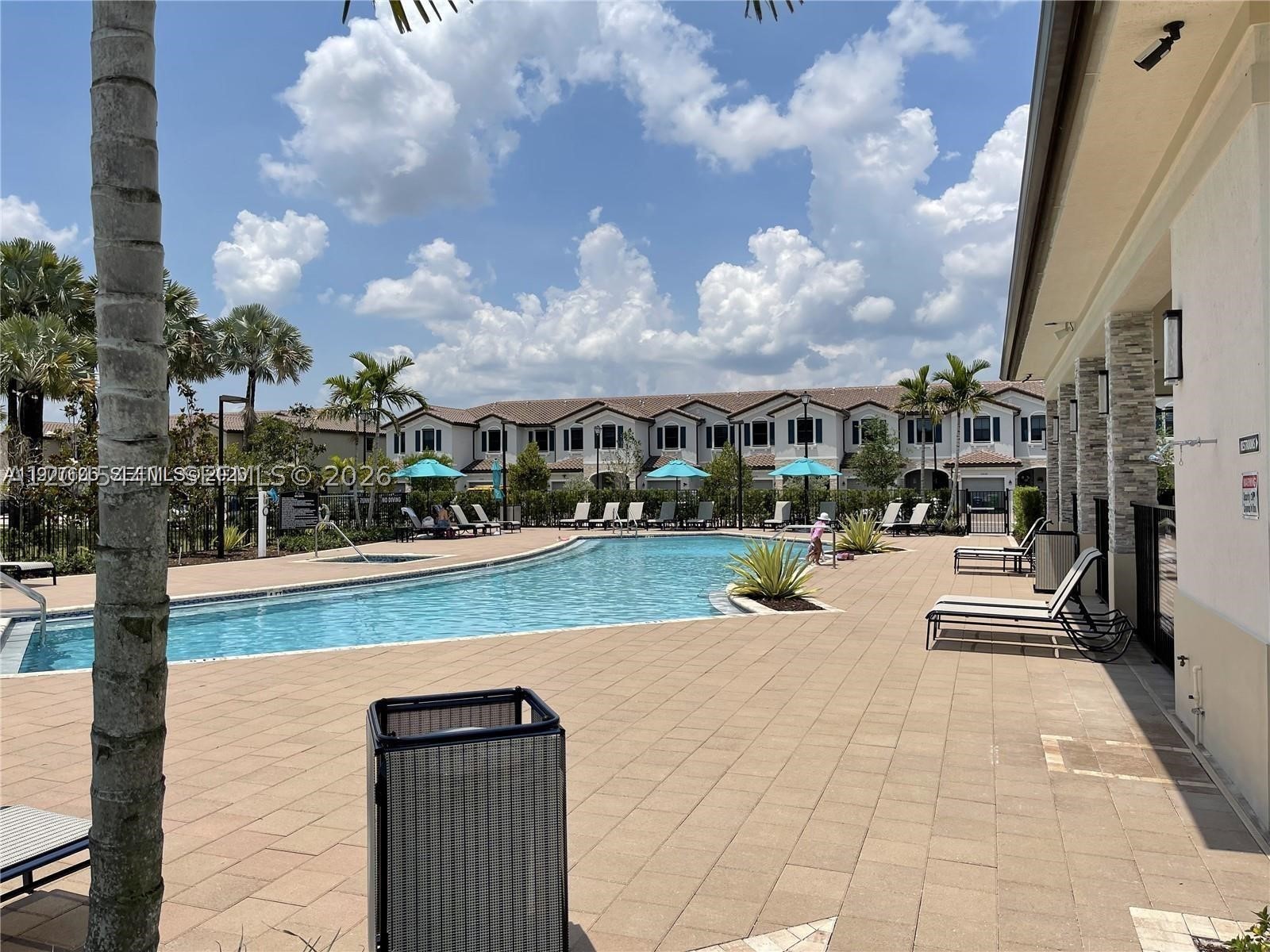 COCO PALM VILLAS - Residential
