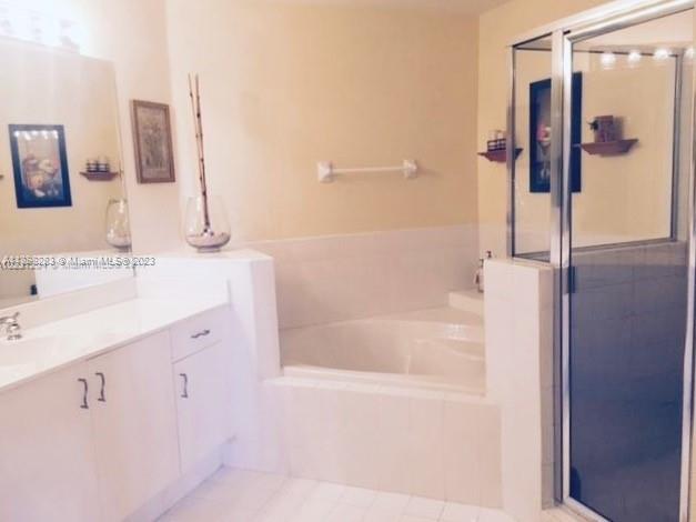 DORAL ISLES MARTINIQUE - Residential