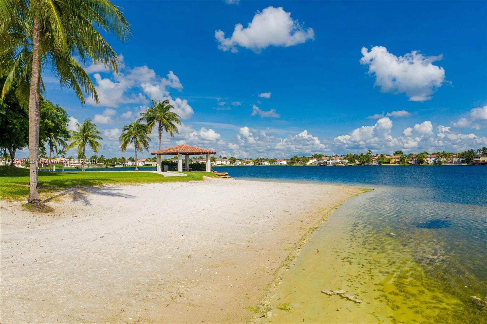 DORAL ISLES MARTINIQUE - Residential