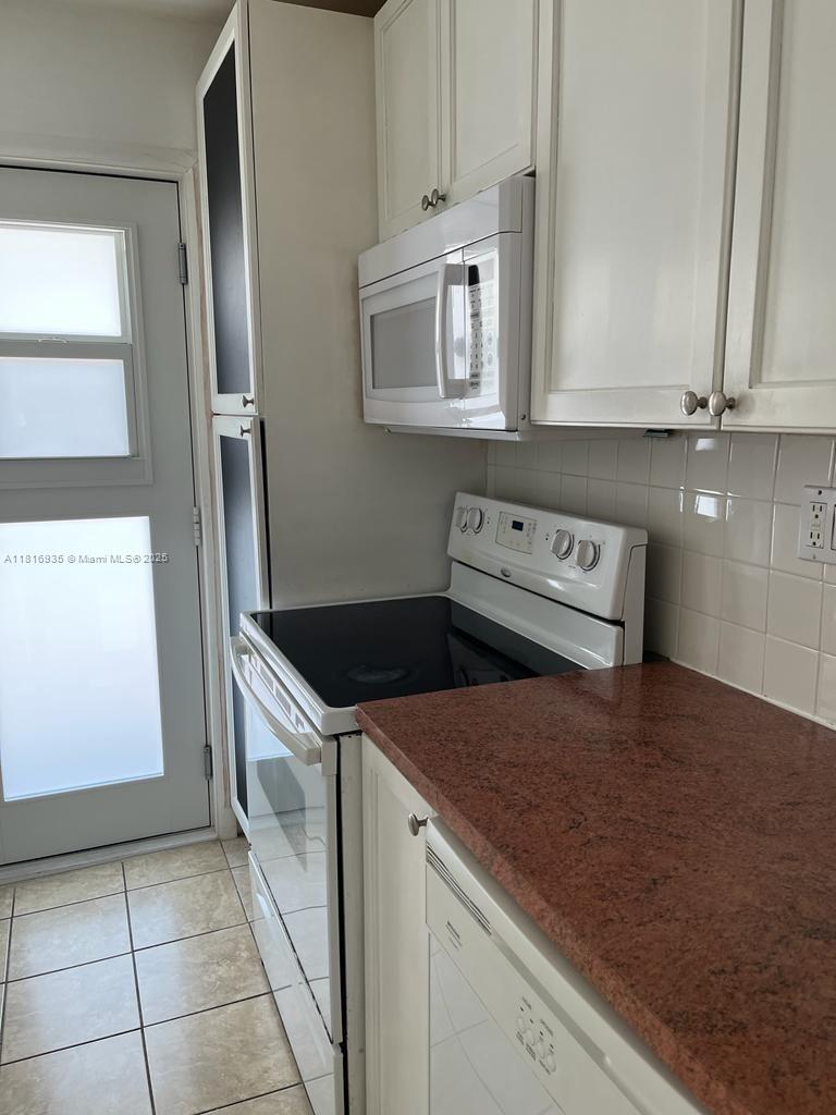 GALEN DRIVE CONDO APTS - Residential Lease