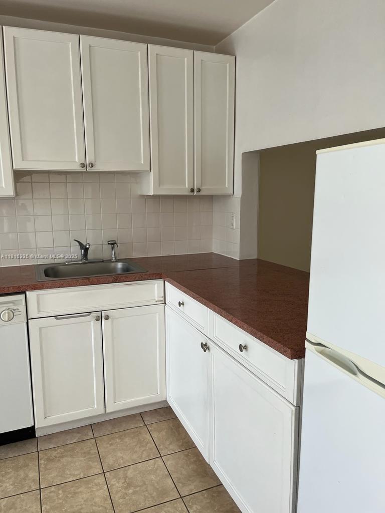 GALEN DRIVE CONDO APTS - Residential Lease
