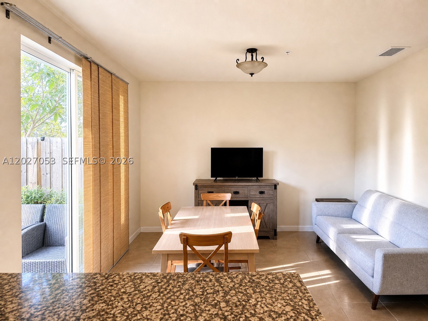 EMERALD CREEK TOWNHOMES - Residential Lease