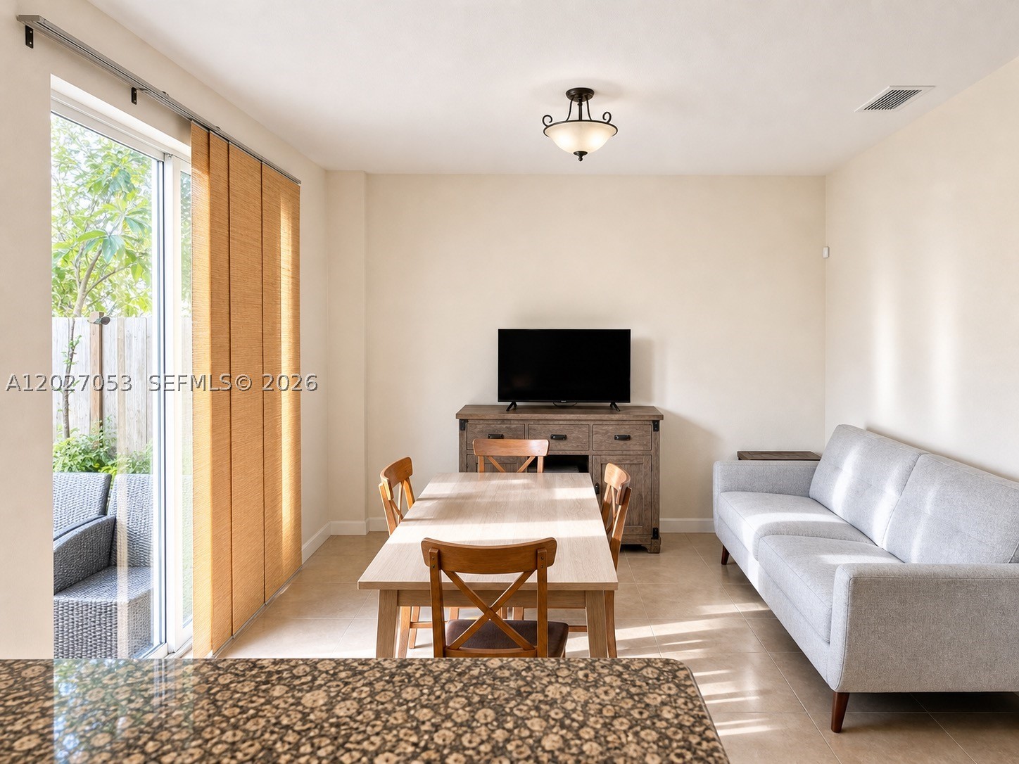 EMERALD CREEK TOWNHOMES - Residential Lease