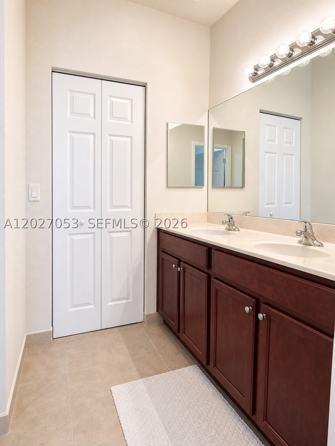 EMERALD CREEK TOWNHOMES - Residential Lease