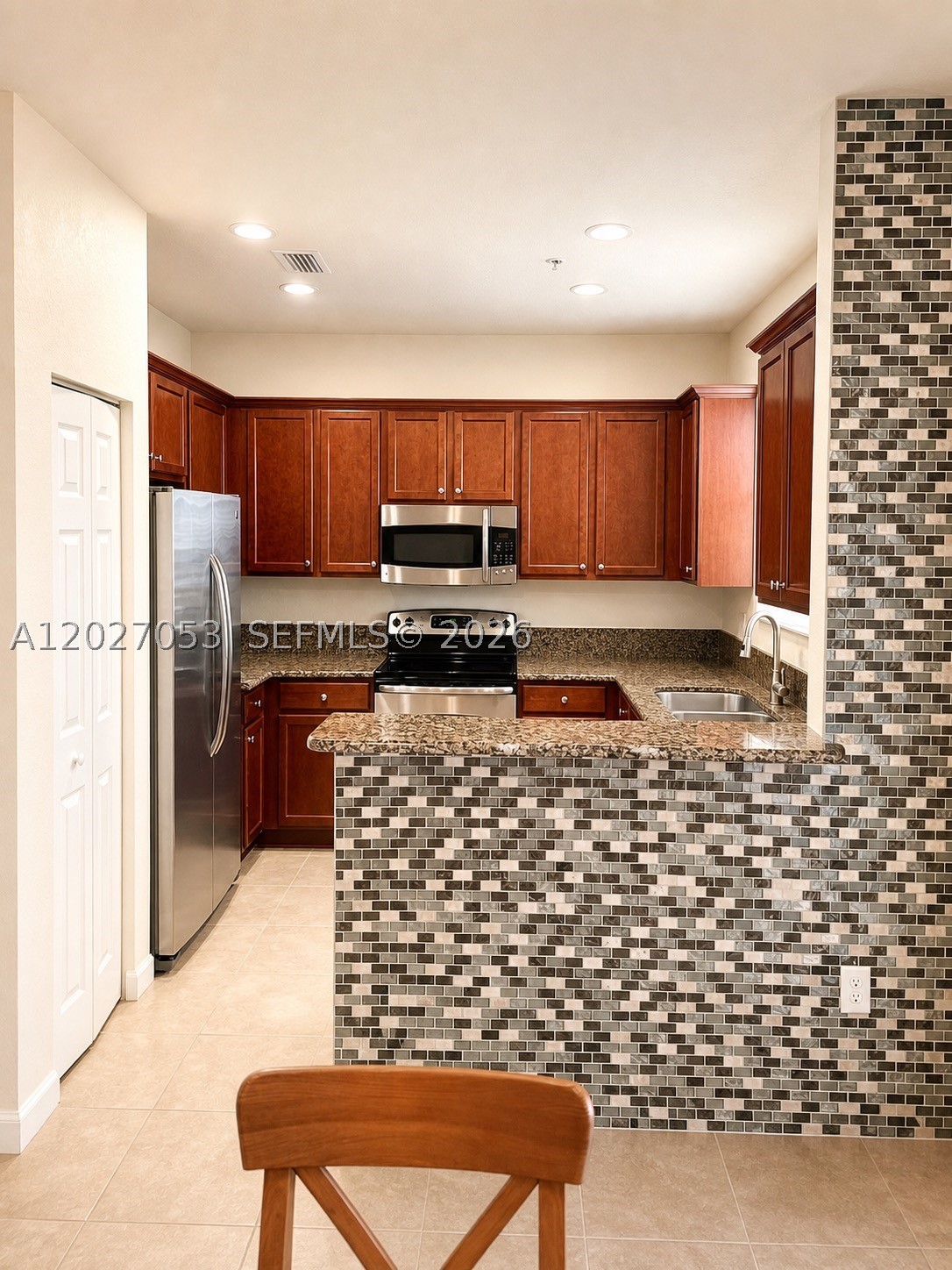EMERALD CREEK TOWNHOMES - Residential Lease