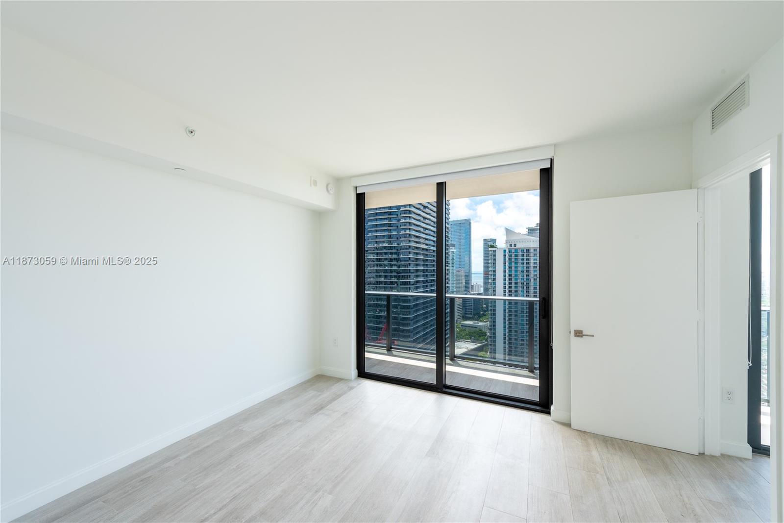 BRICKELL HEIGHTS EAST CON - Residential Lease