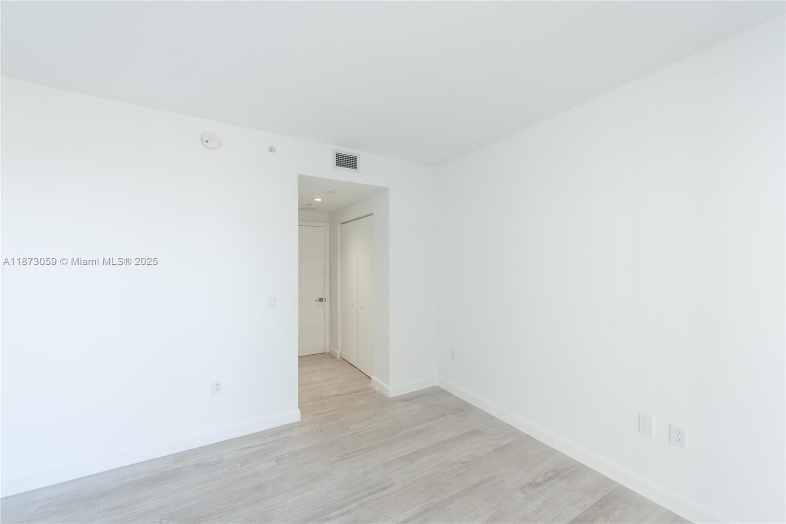 BRICKELL HEIGHTS EAST CON - Residential Lease