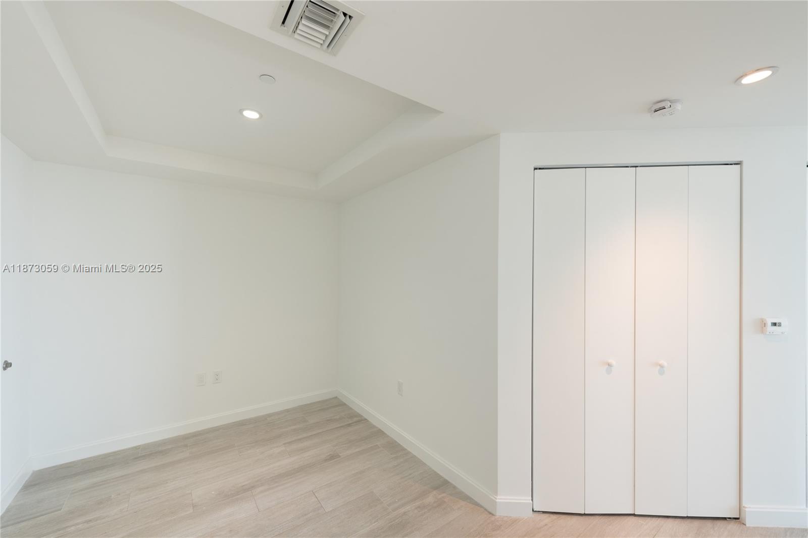 BRICKELL HEIGHTS EAST CON - Residential Lease