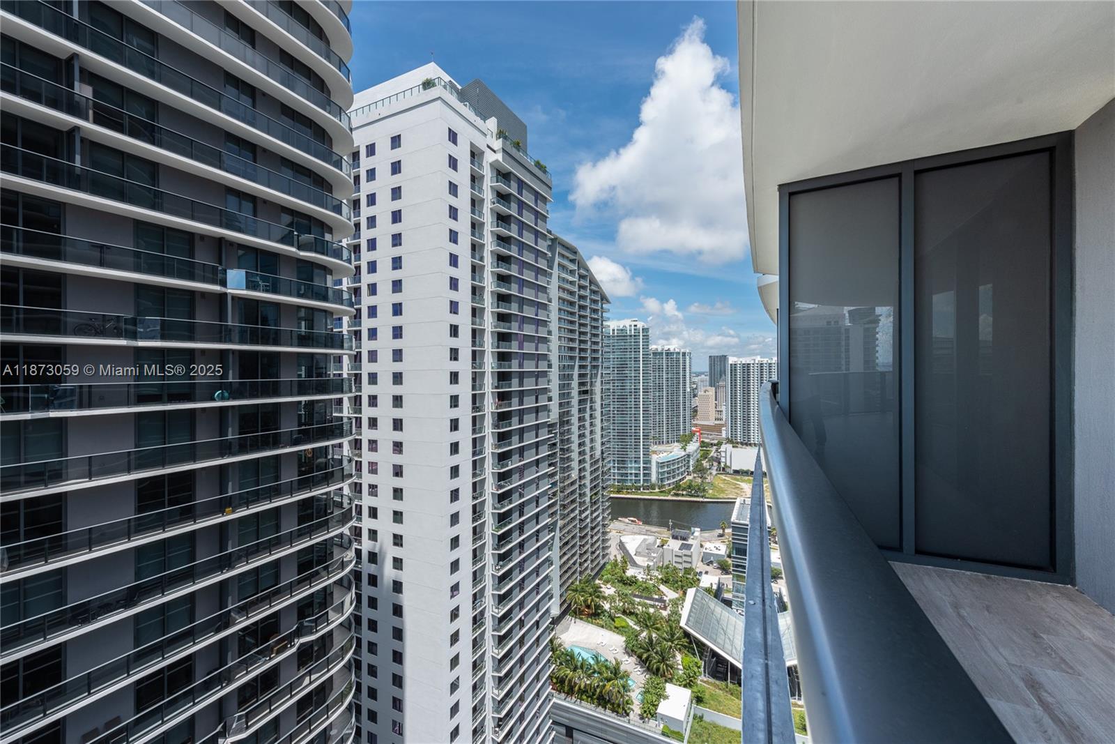 BRICKELL HEIGHTS EAST CON - Residential Lease