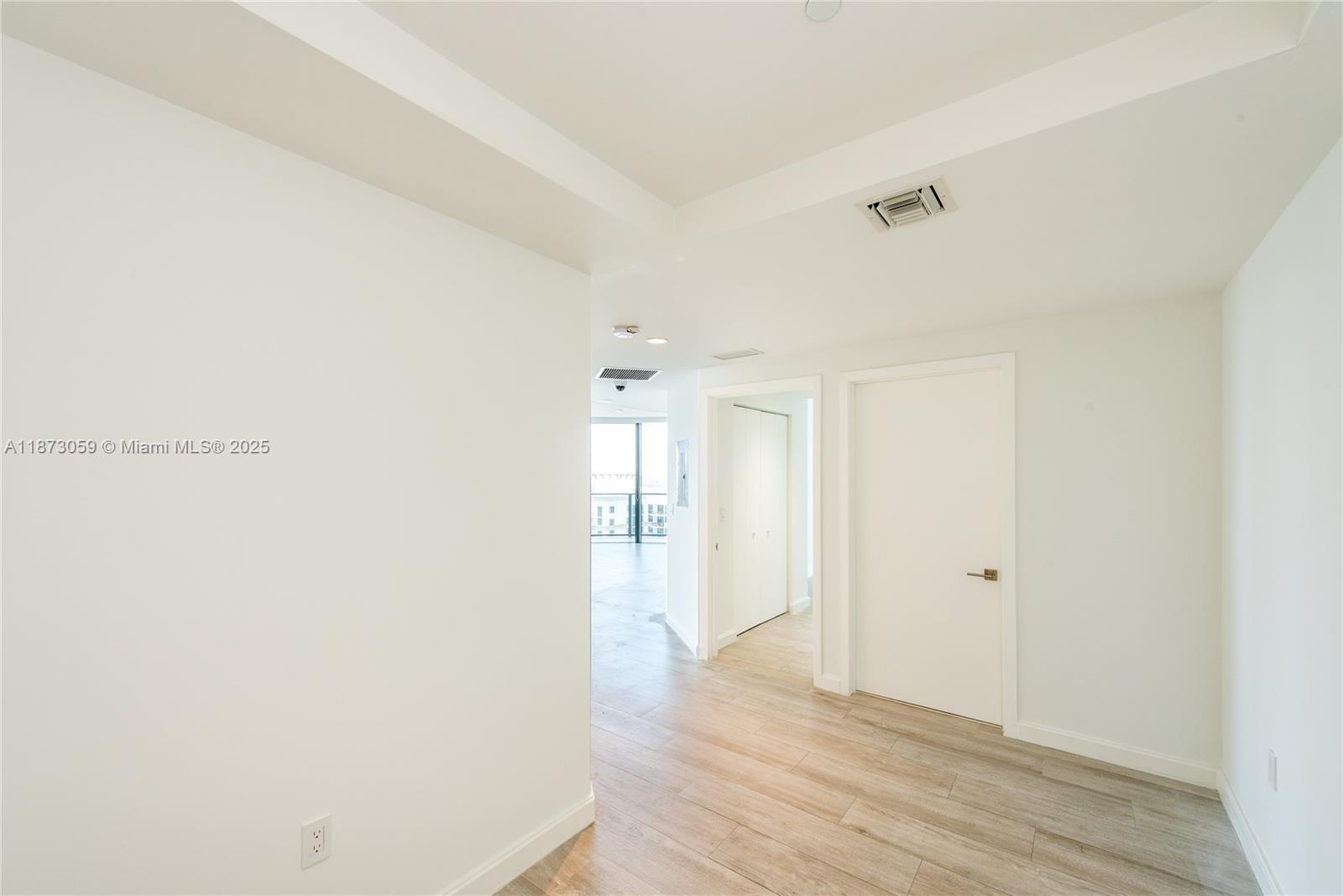 BRICKELL HEIGHTS EAST CON - Residential Lease