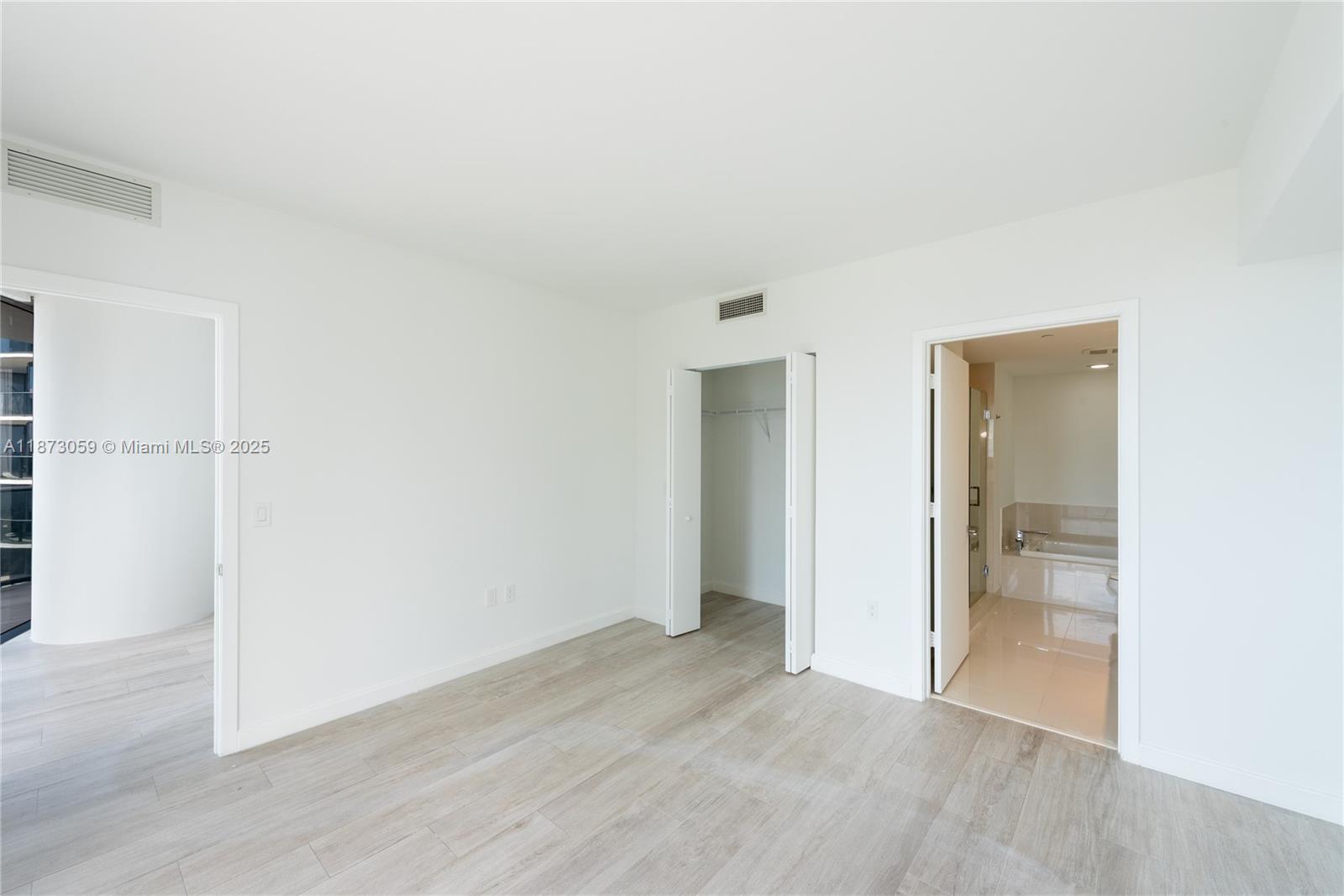 BRICKELL HEIGHTS EAST CON - Residential Lease