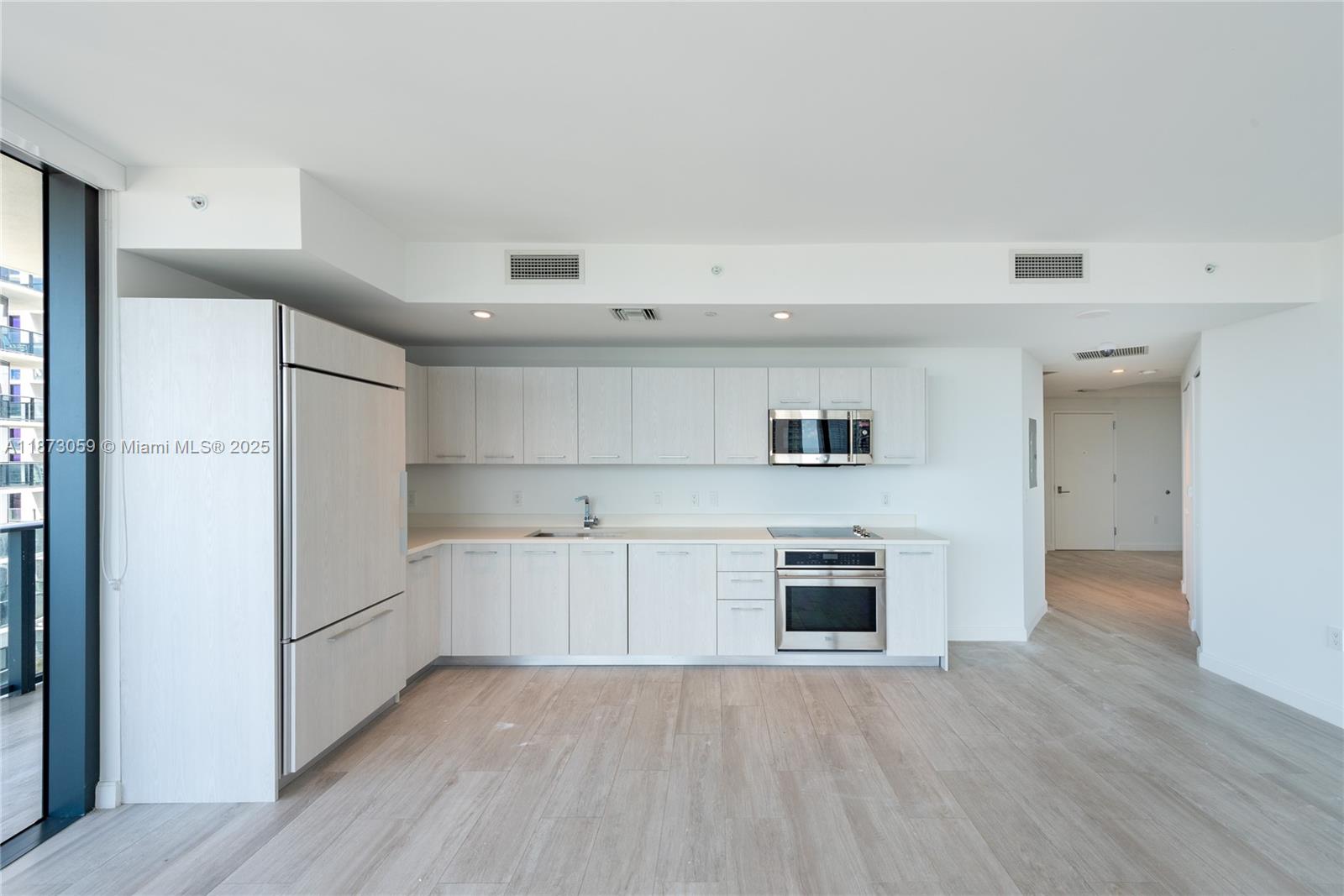 BRICKELL HEIGHTS EAST CON - Residential Lease