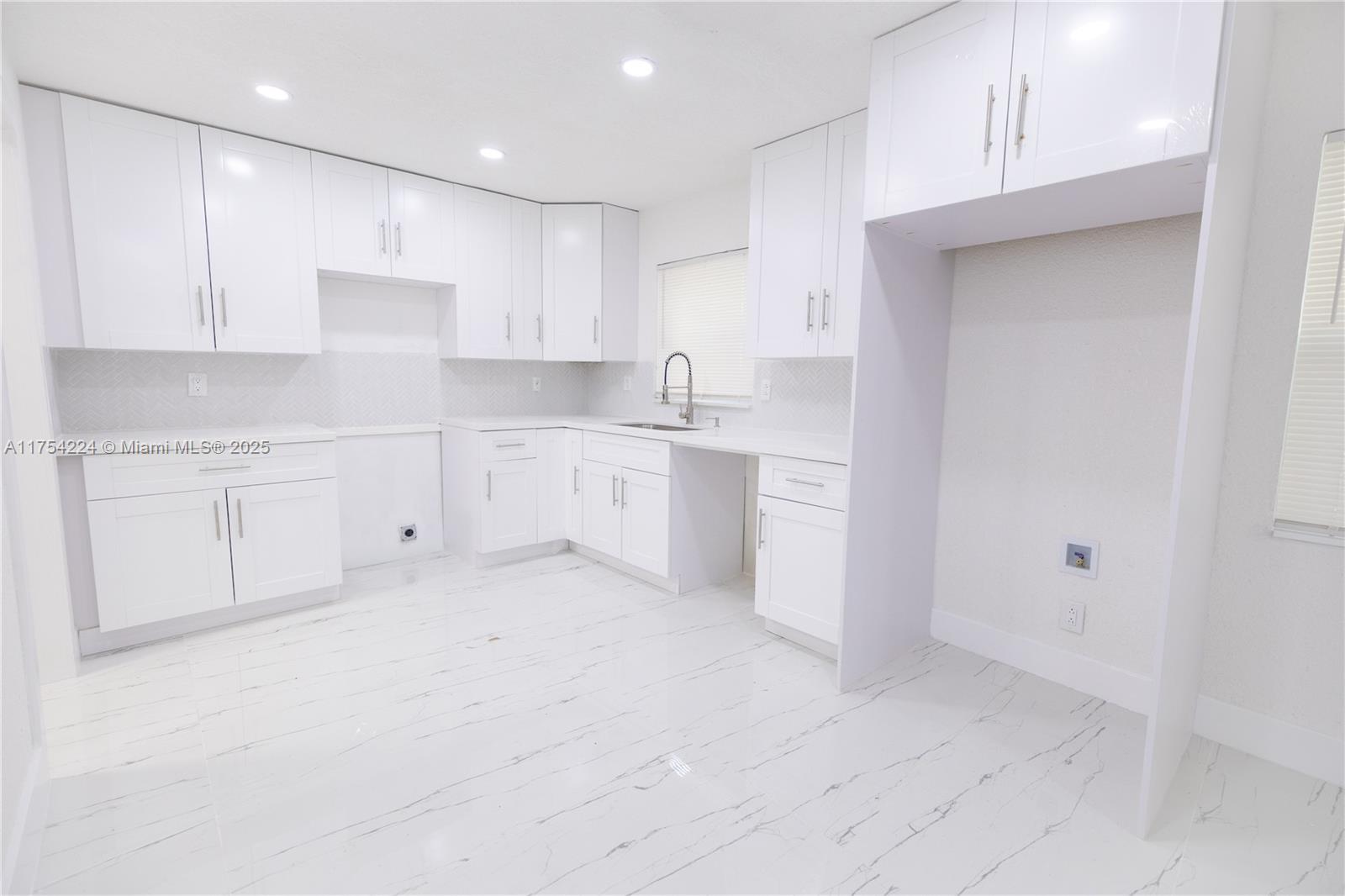 PALMLAND HOMES SOUTH NO 7 - Residential