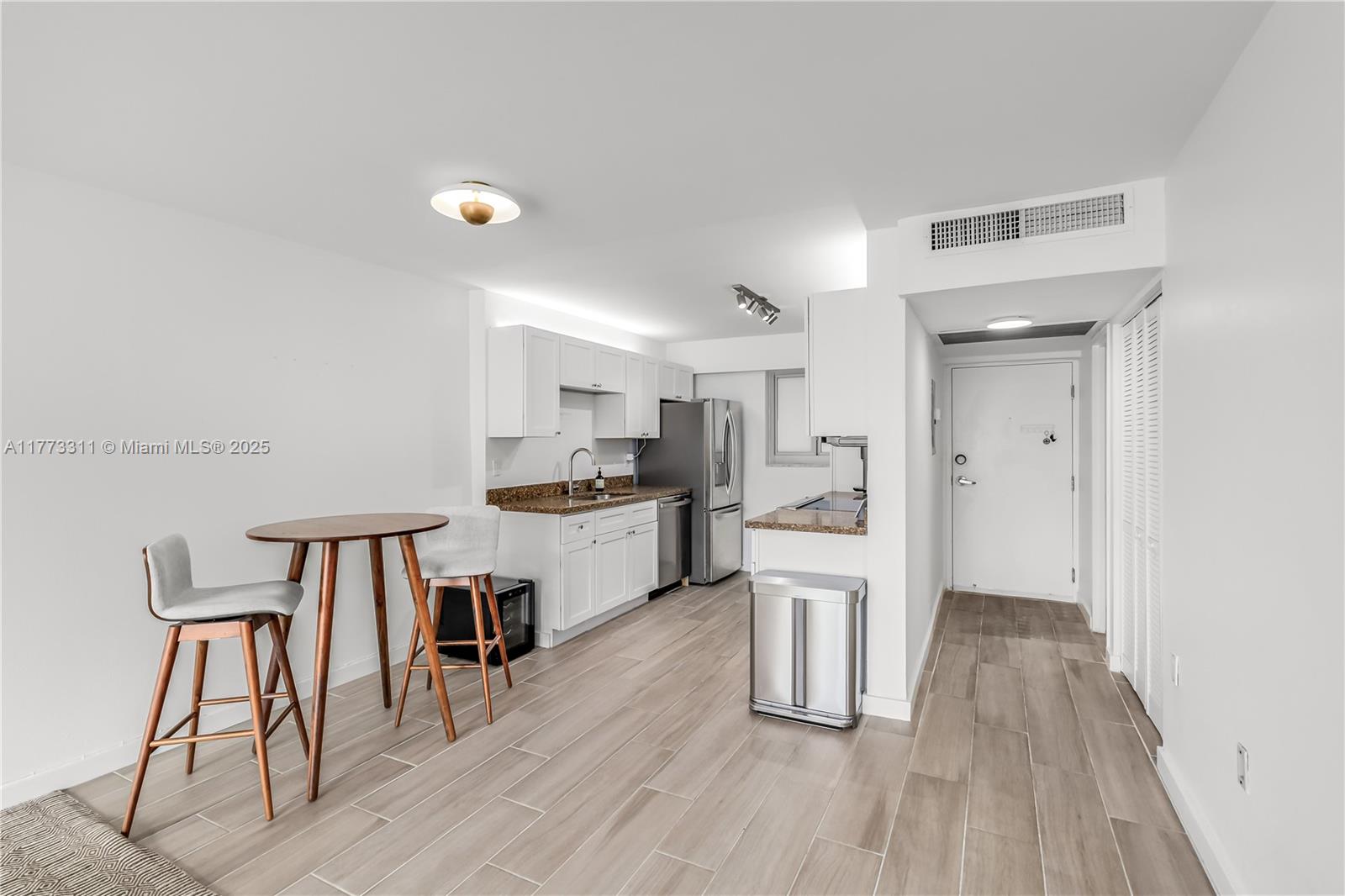 PALMS OF ALTON ROAD CONDO - Residential