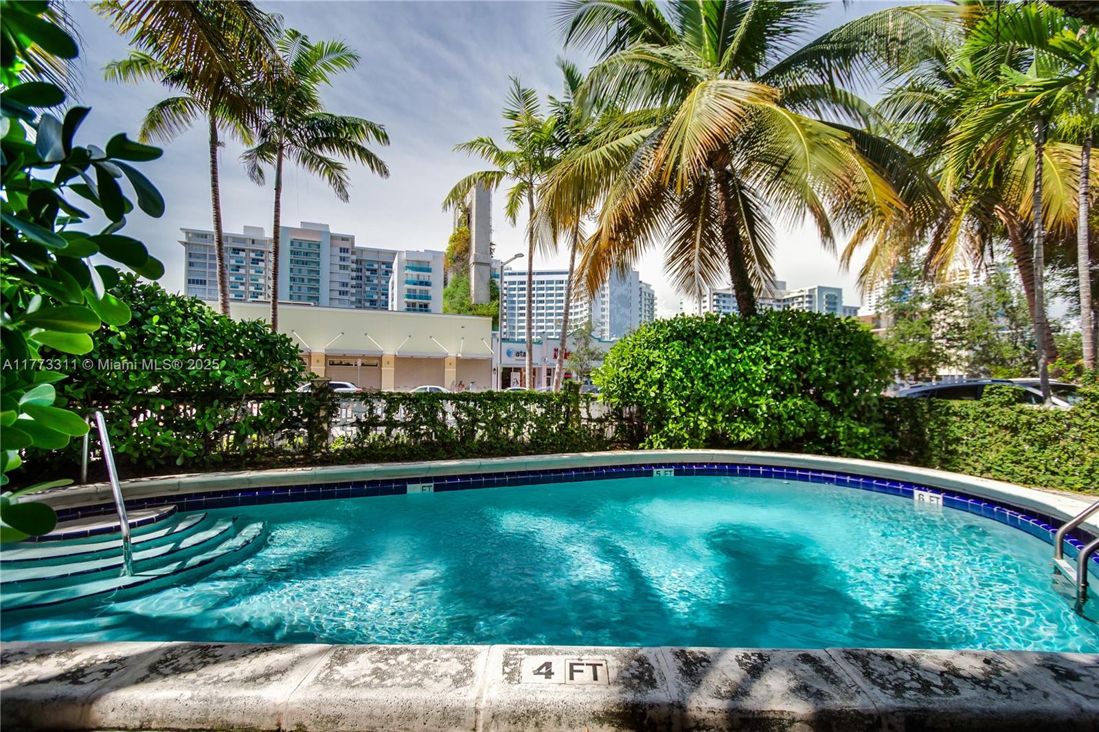 PALMS OF ALTON ROAD CONDO - Residential