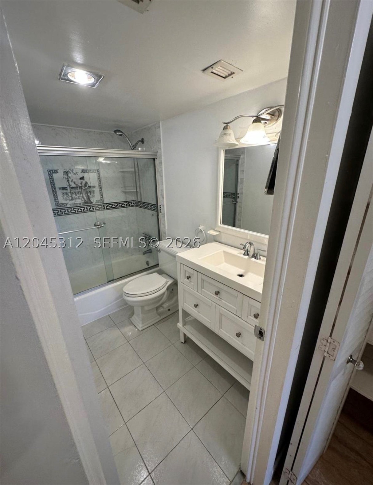 THREE HORIZONS NORTH COND - Residential Lease