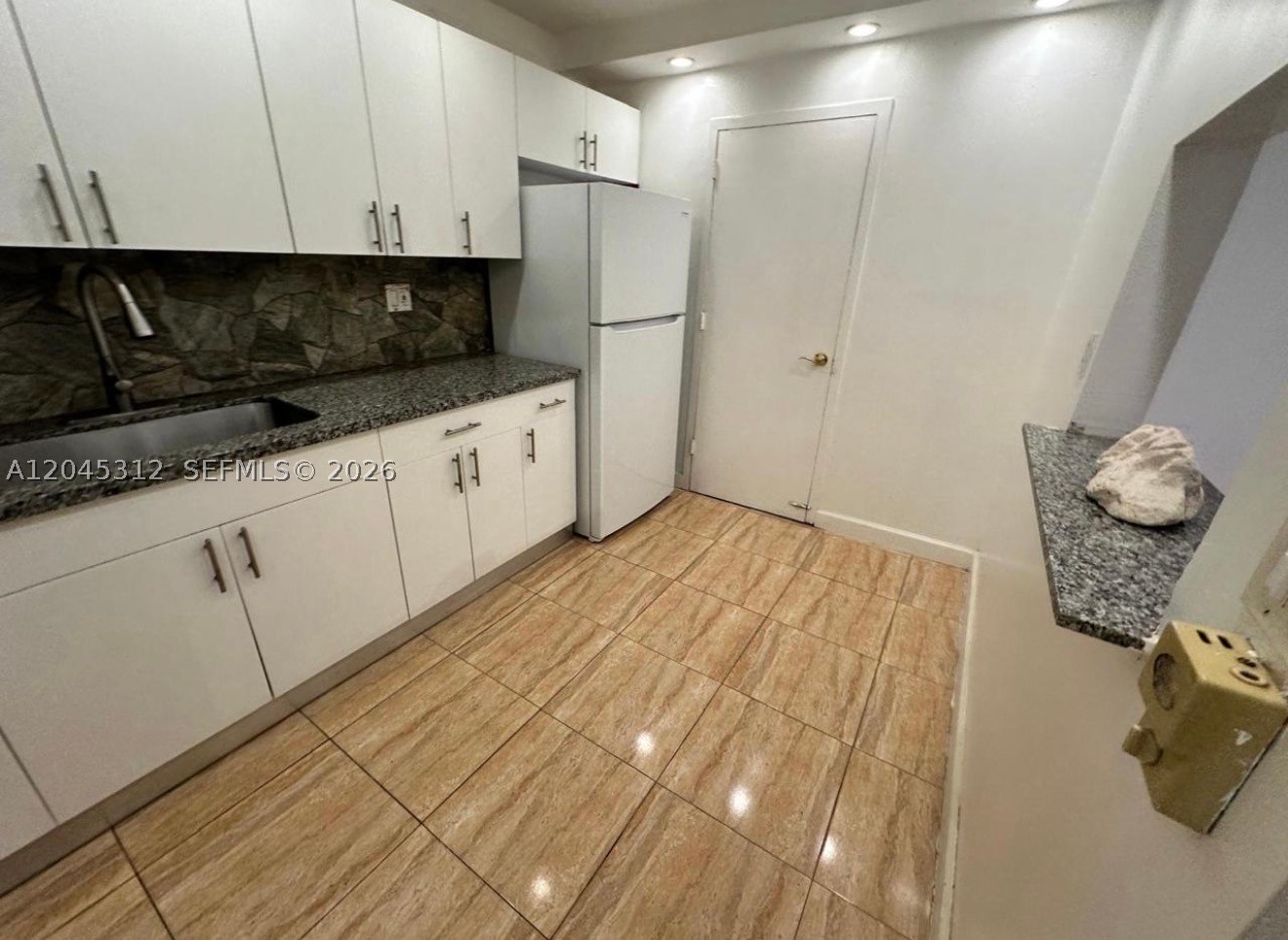 THREE HORIZONS NORTH COND - Residential Lease