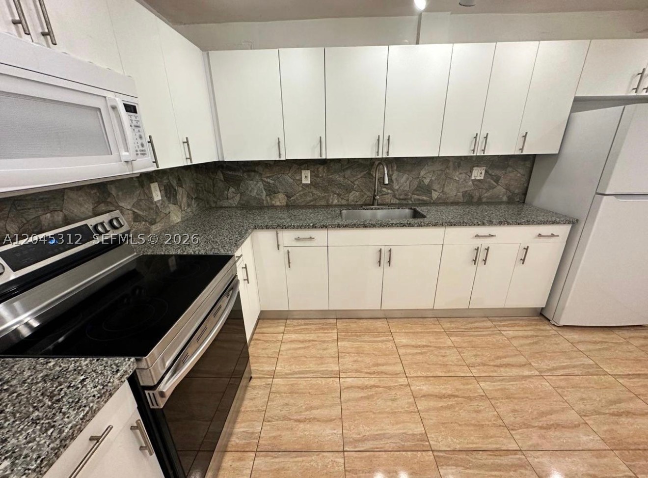THREE HORIZONS NORTH COND - Residential Lease