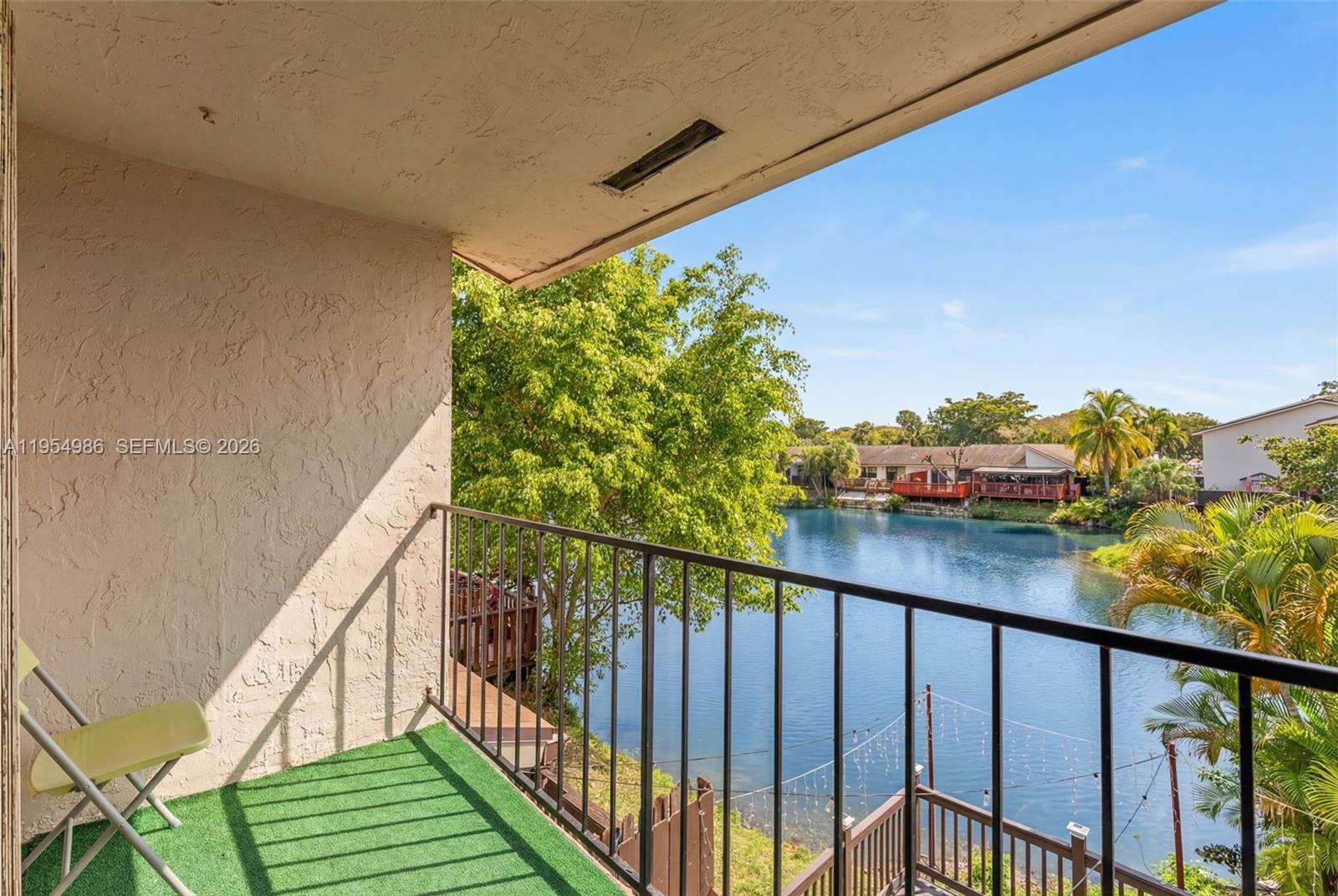 LAKE VILG AT INTL LAKE TH - Residential