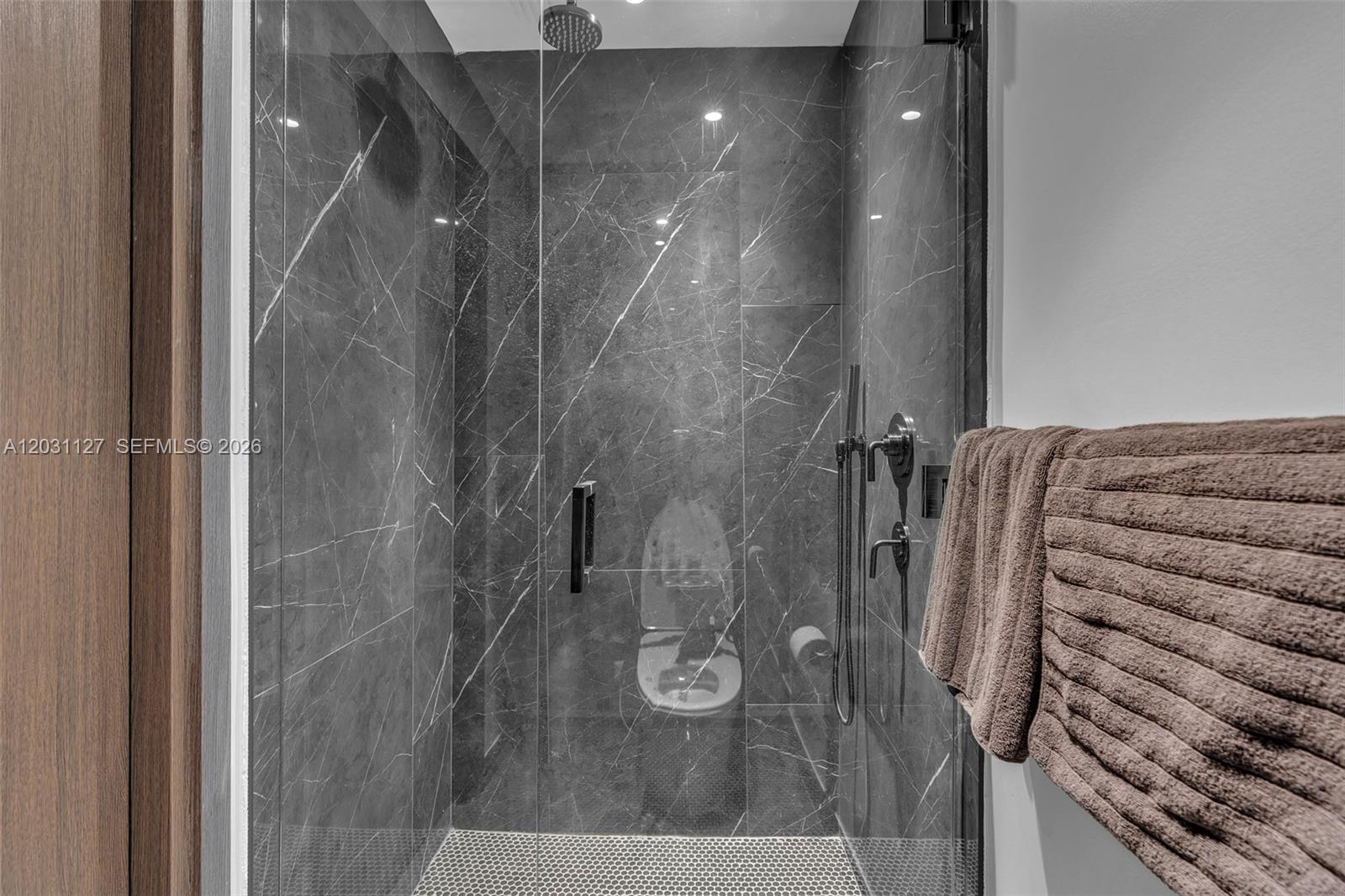 E11even hotel - Residential
