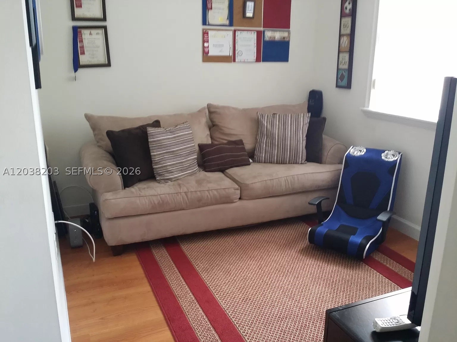 DORAL TOWNHOMES - Residential Lease