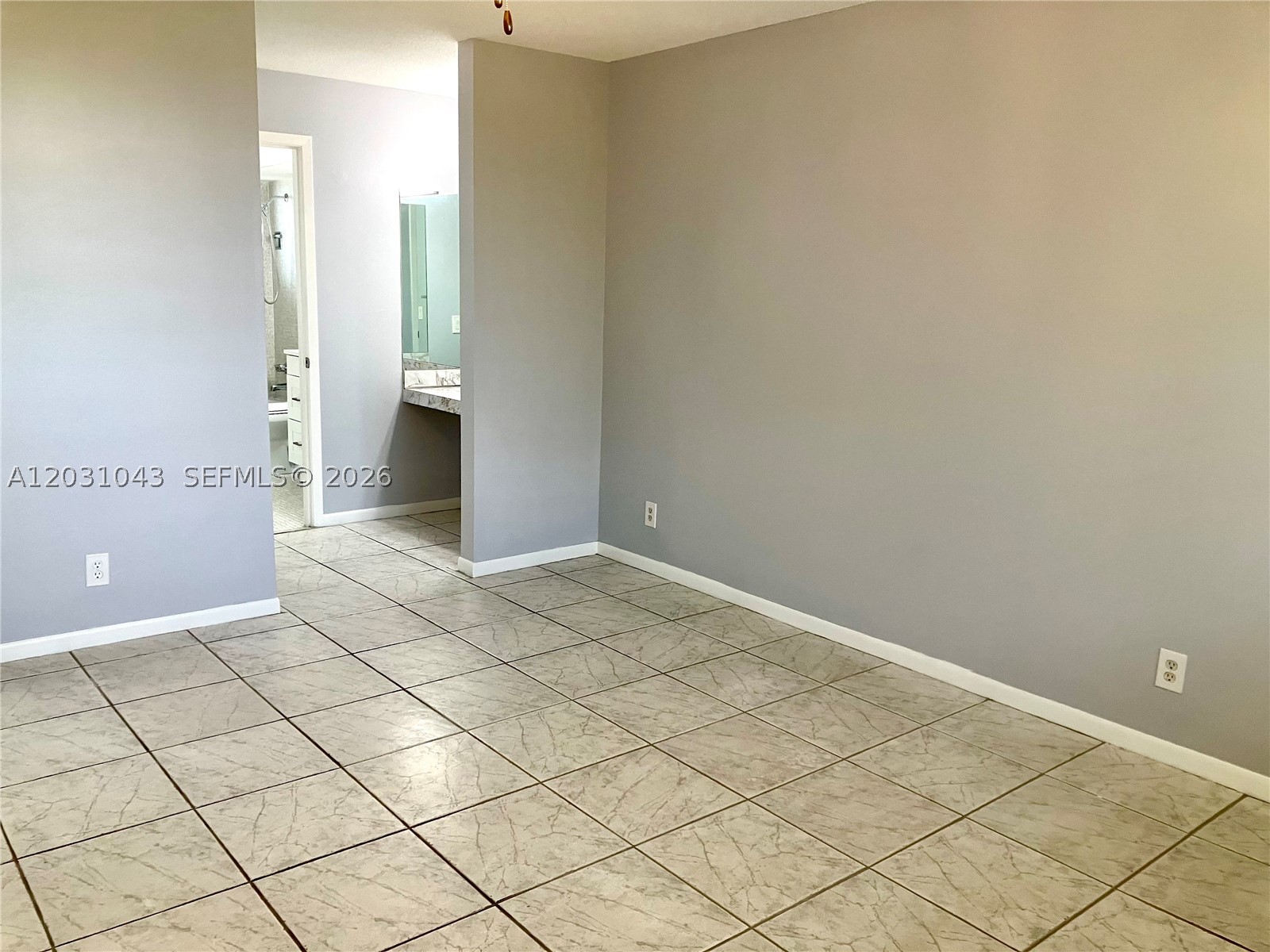 LAUDERDALE OAKS CONDO 5 - Residential