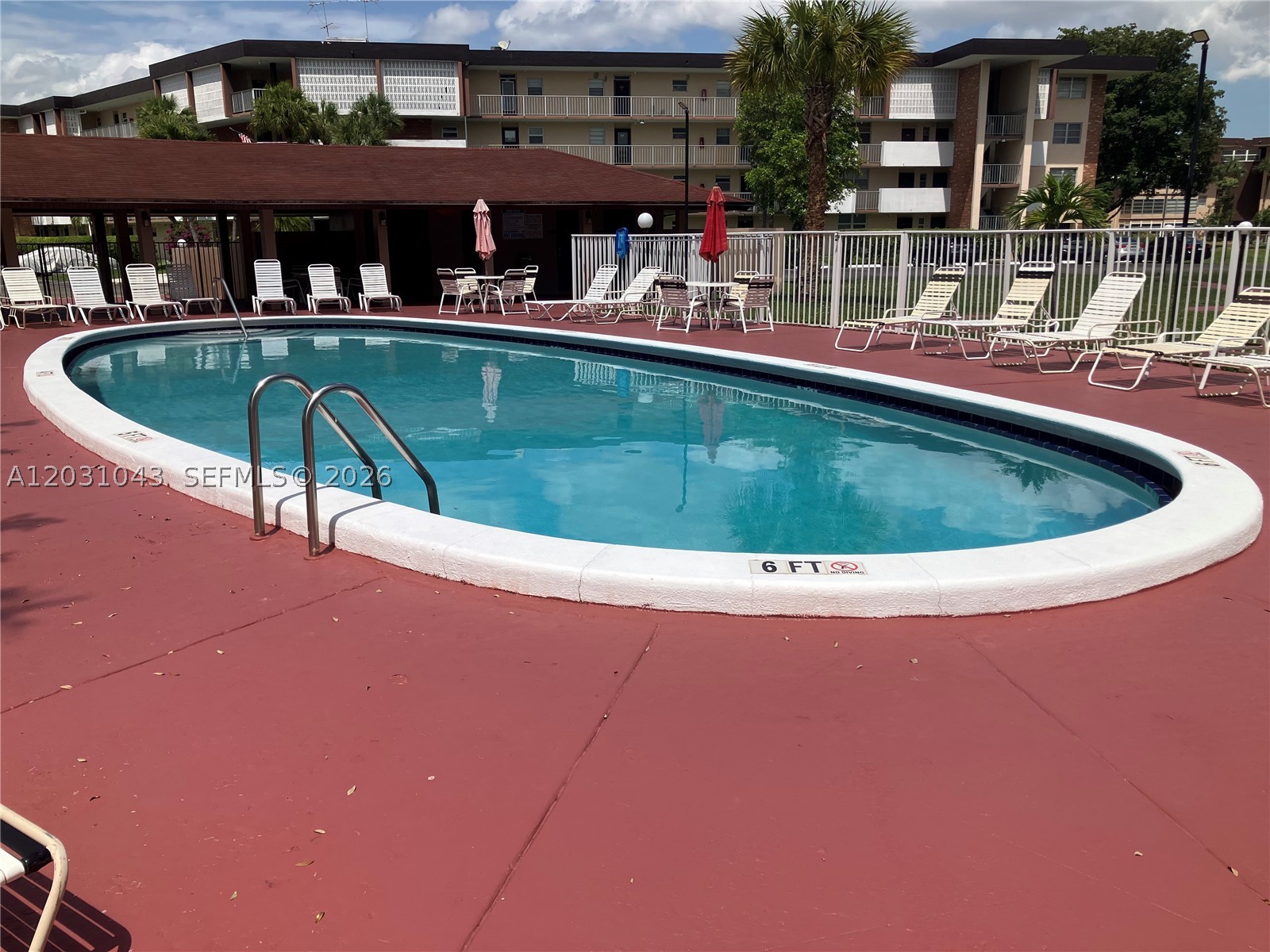LAUDERDALE OAKS CONDO 5 - Residential