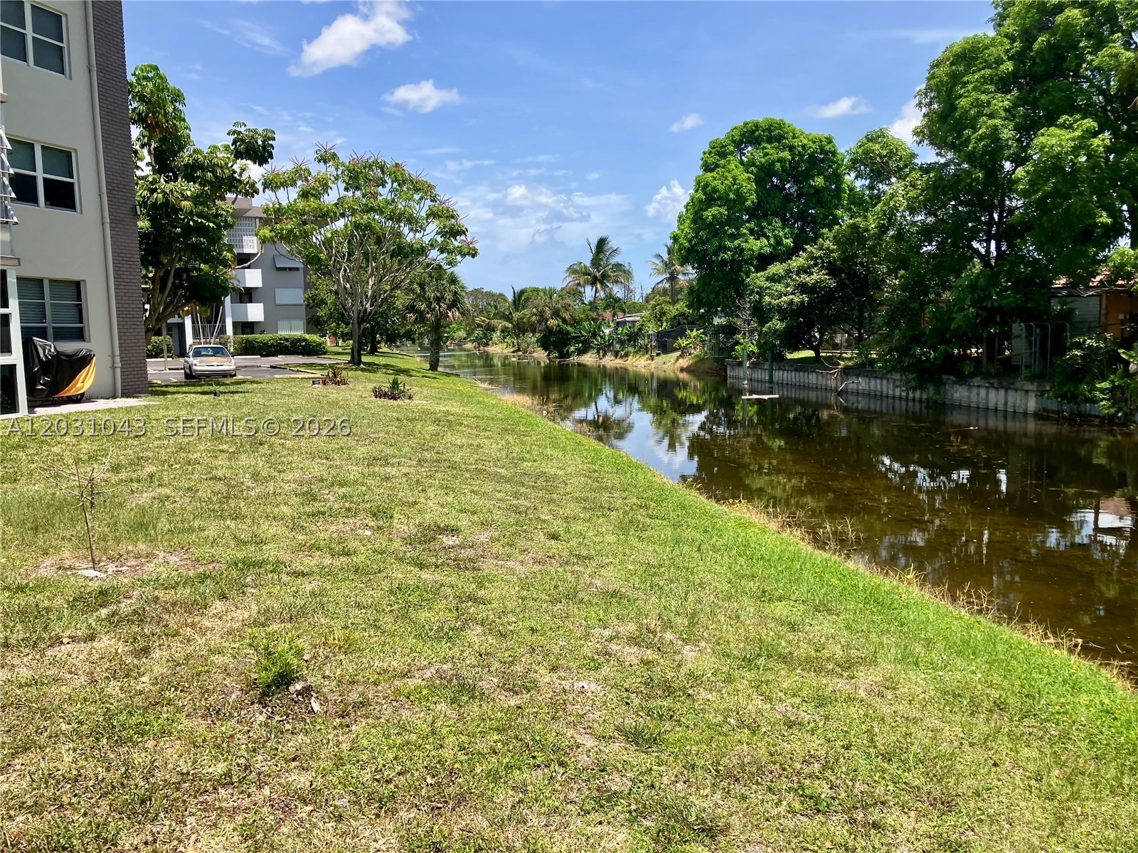 LAUDERDALE OAKS CONDO 5 - Residential