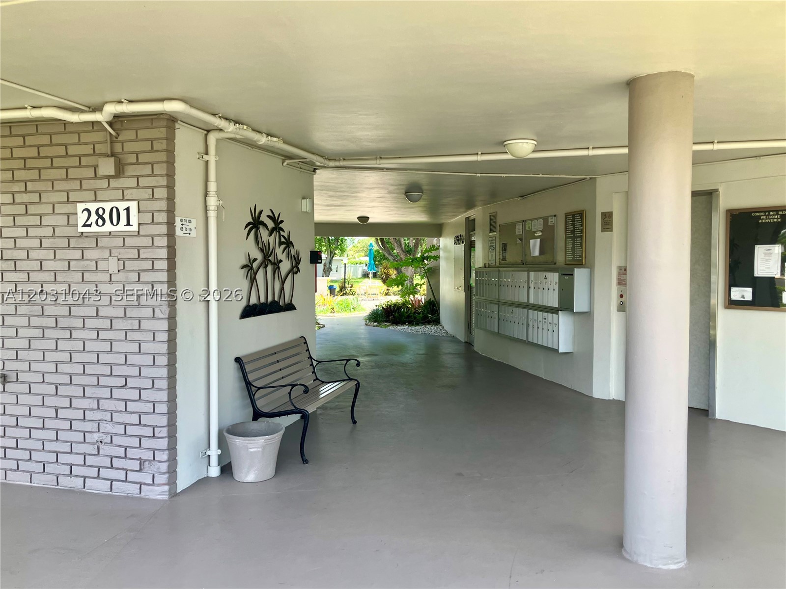 LAUDERDALE OAKS CONDO 5 - Residential