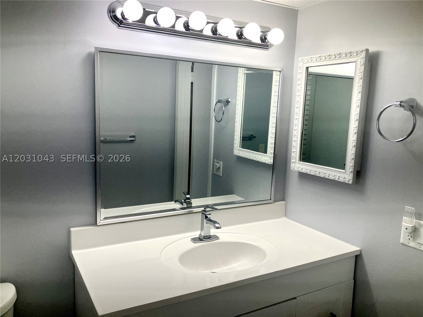LAUDERDALE OAKS CONDO 5 - Residential