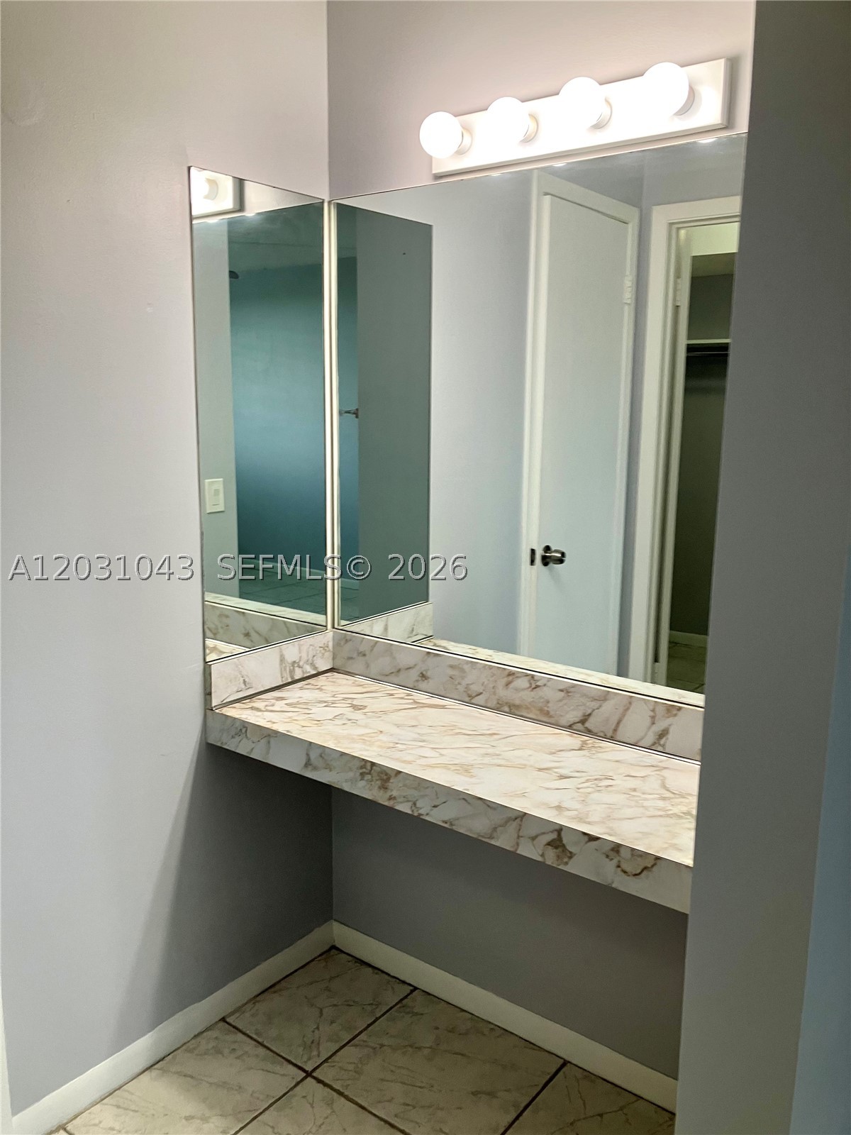 LAUDERDALE OAKS CONDO 5 - Residential