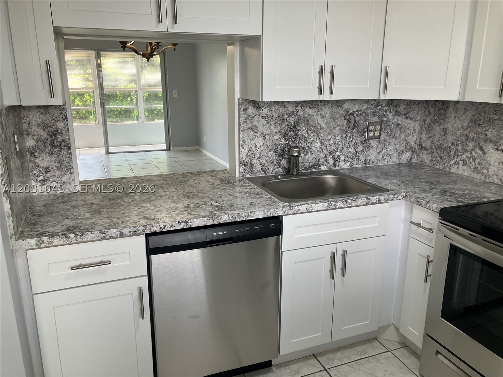 LAUDERDALE OAKS CONDO 5 - Residential
