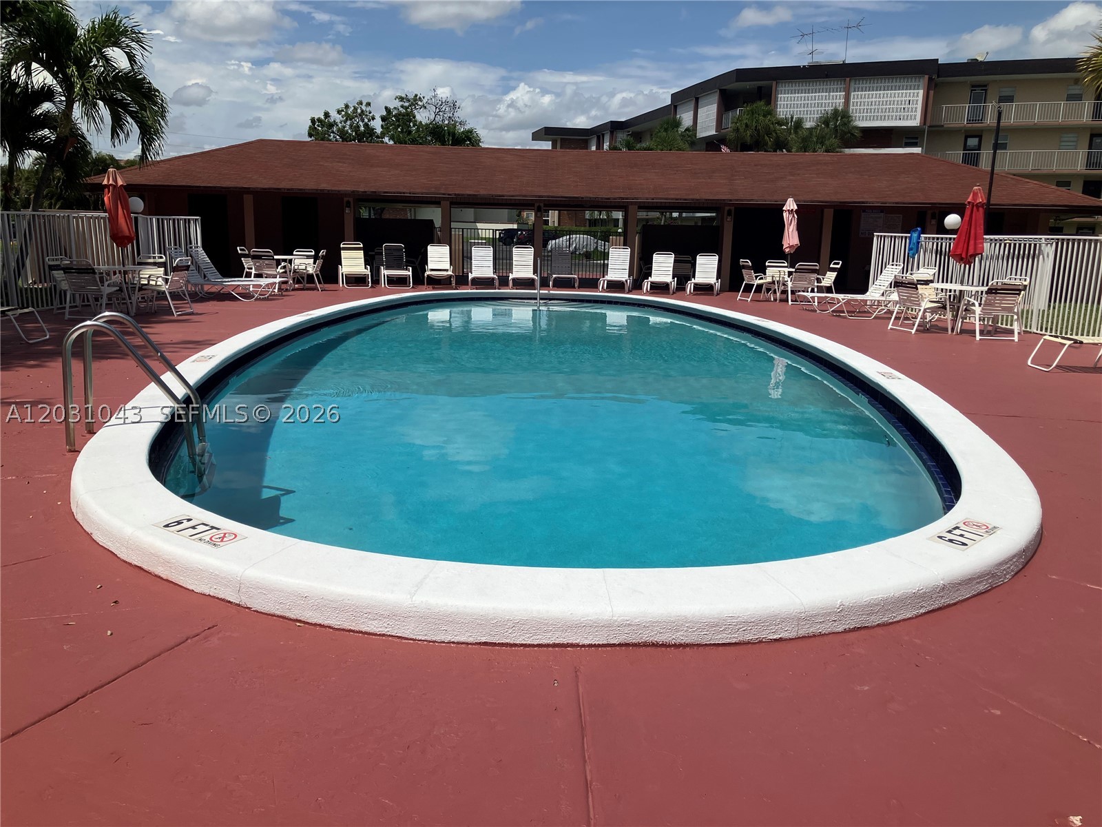 LAUDERDALE OAKS CONDO 5 - Residential