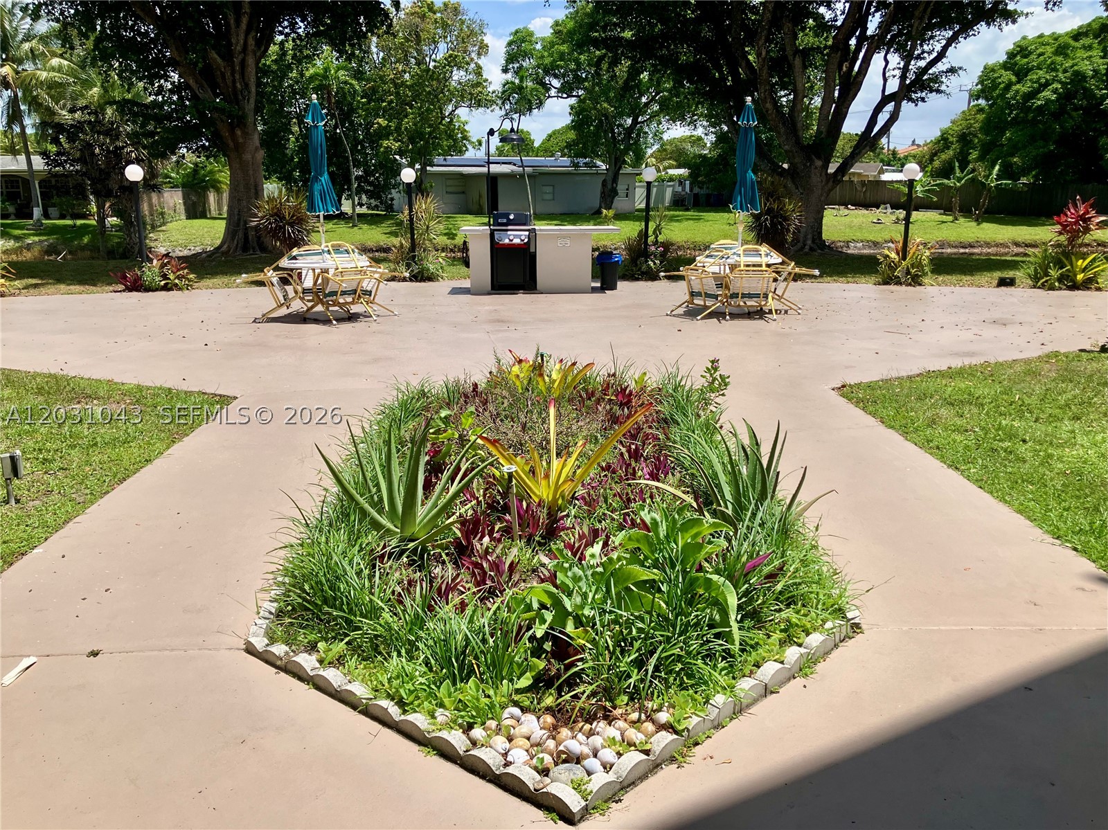 LAUDERDALE OAKS CONDO 5 - Residential