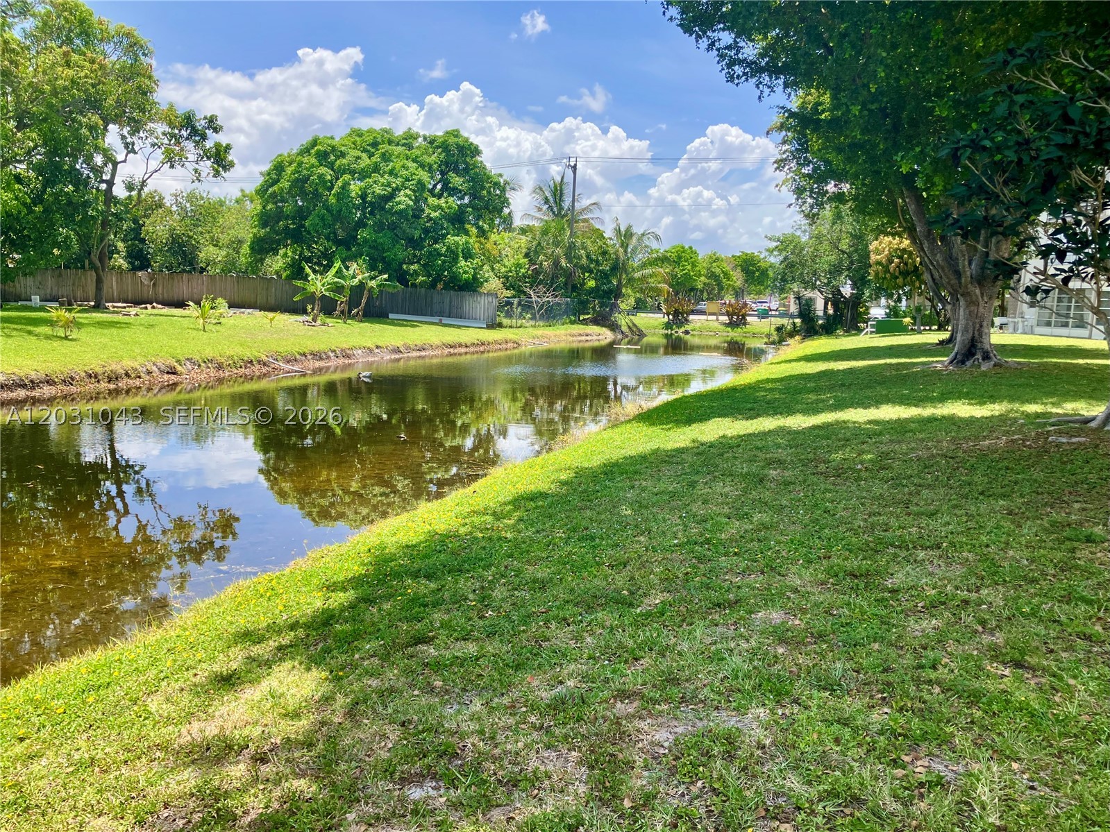 LAUDERDALE OAKS CONDO 5 - Residential