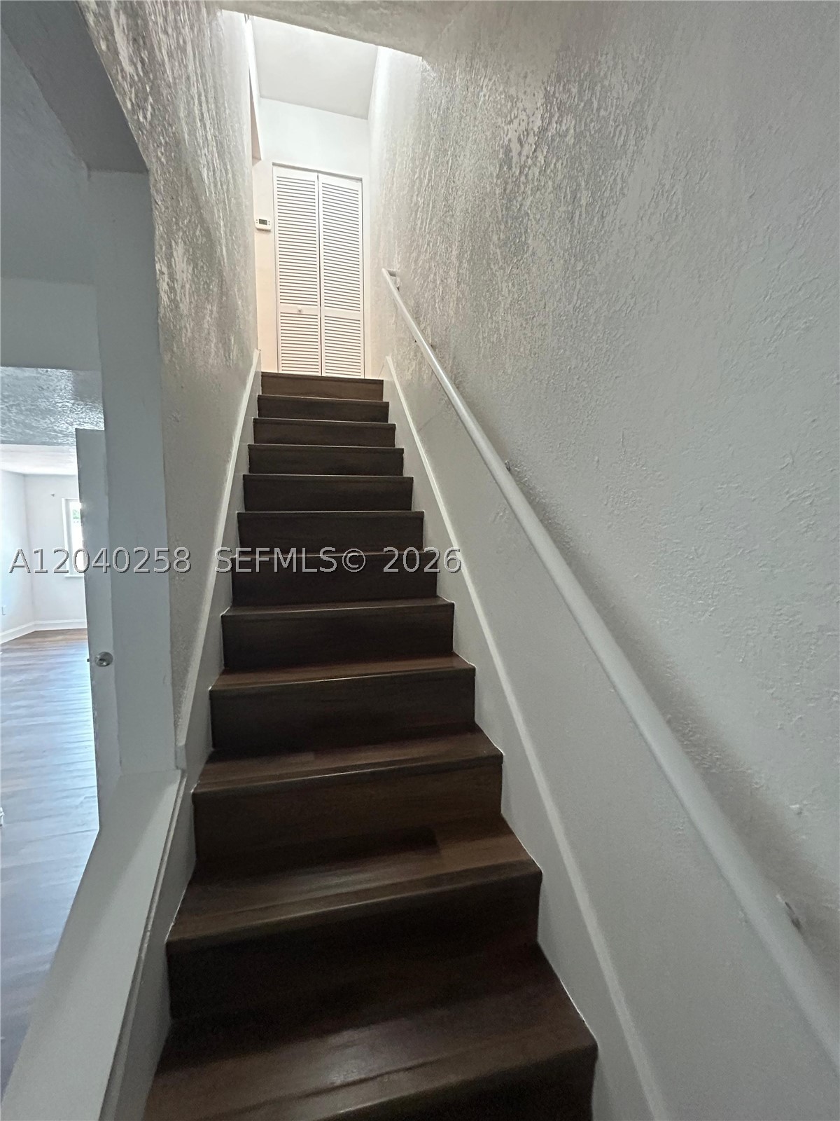 THE LOFTS TOWN VILLAS CON - Residential
