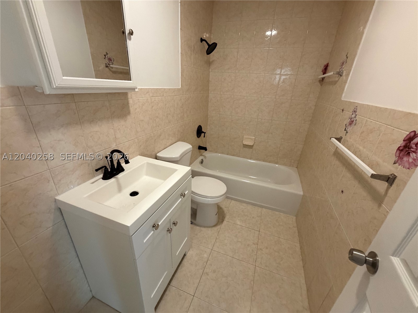 THE LOFTS TOWN VILLAS CON - Residential