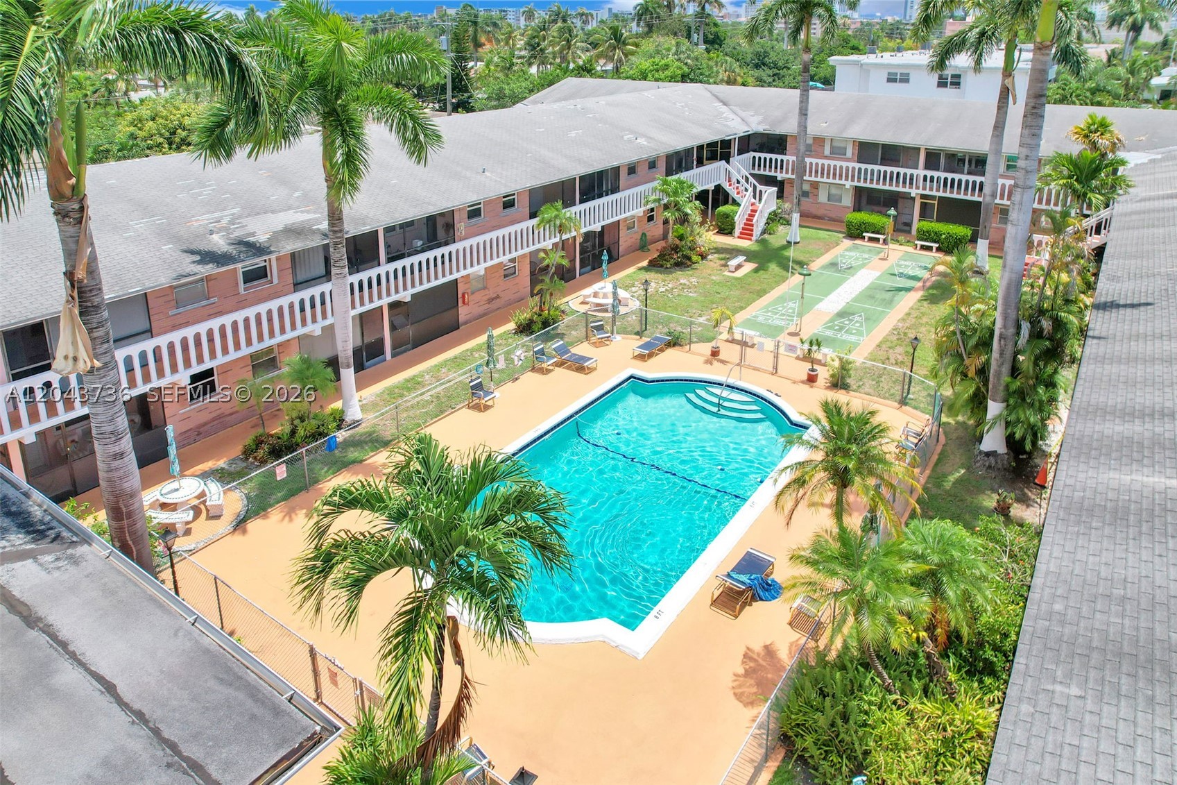 ELDORADO COUNTRY CLUB APT - Residential