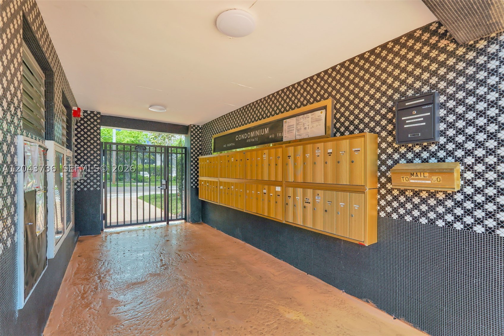 ELDORADO COUNTRY CLUB APT - Residential