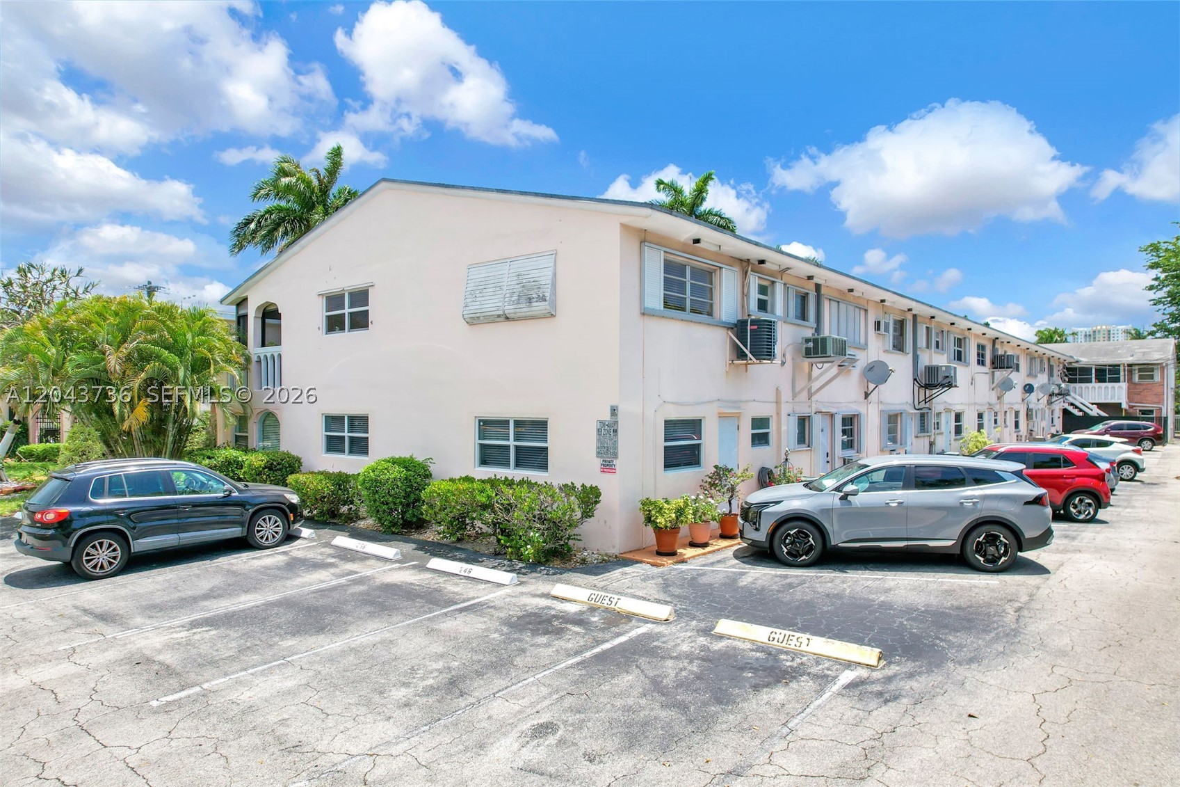 ELDORADO COUNTRY CLUB APT - Residential