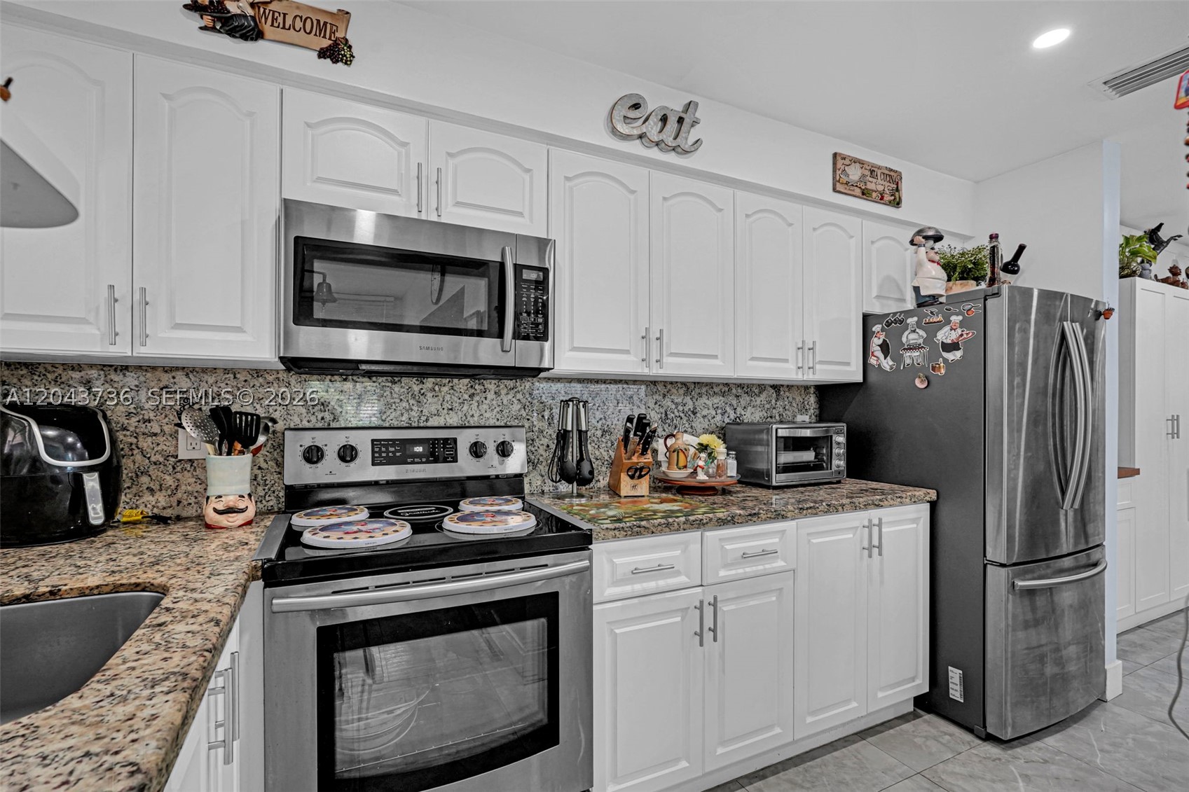 ELDORADO COUNTRY CLUB APT - Residential