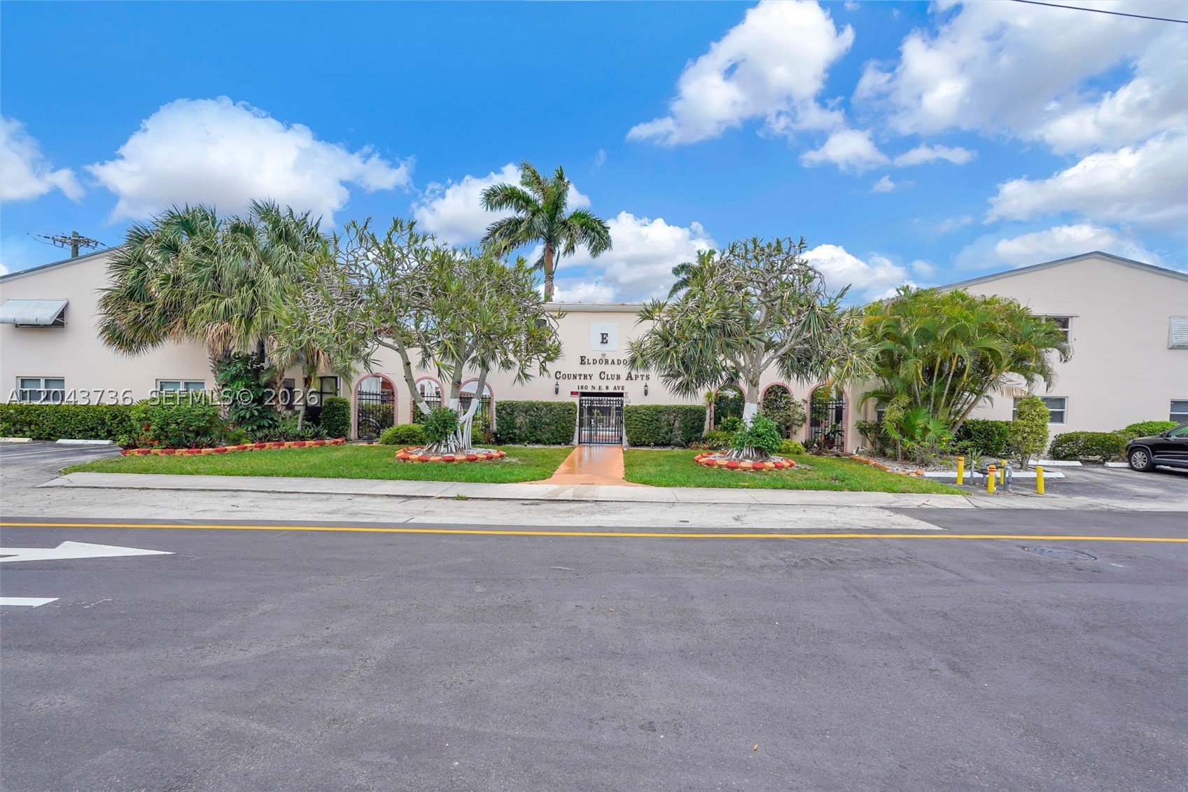 ELDORADO COUNTRY CLUB APT - Residential