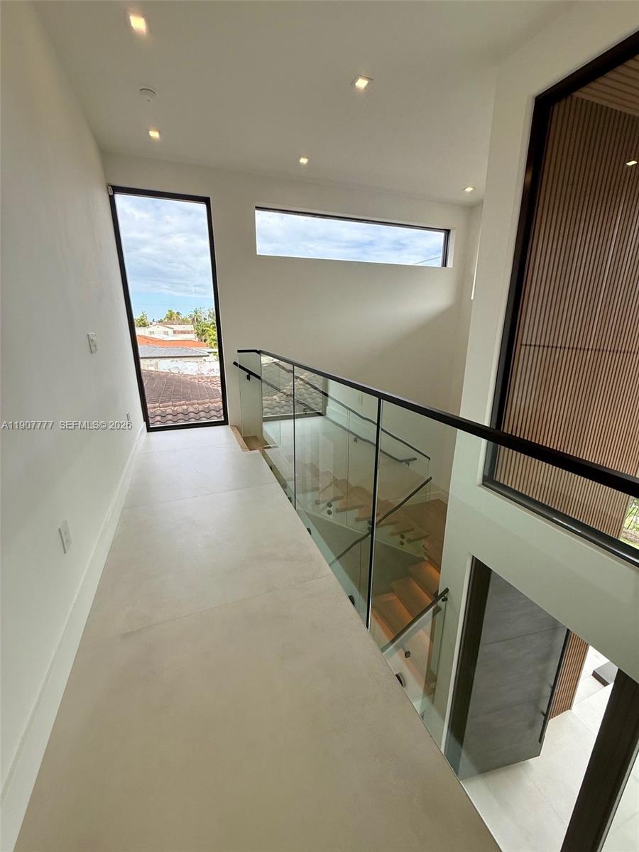 ALTOS DEL MAR NO 4 - Residential