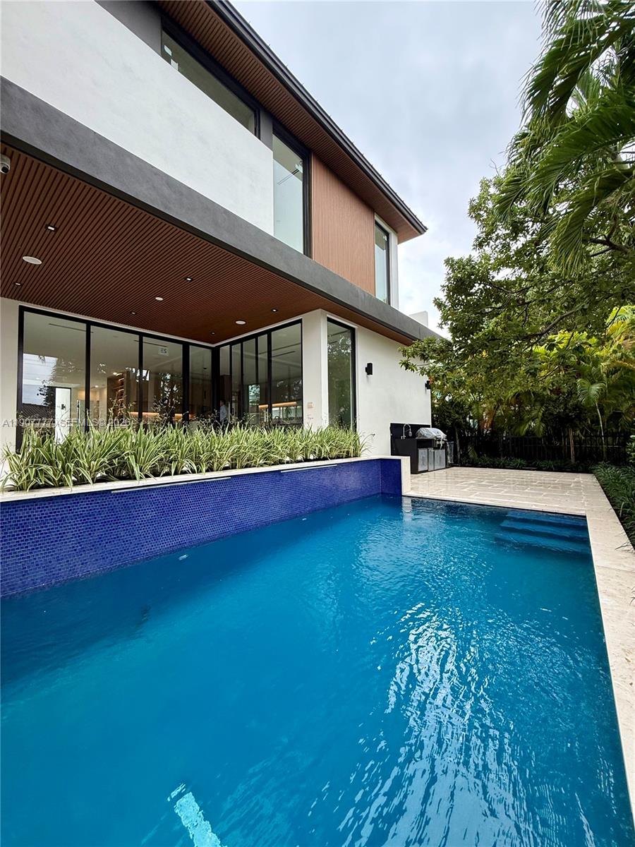 ALTOS DEL MAR NO 4 - Residential