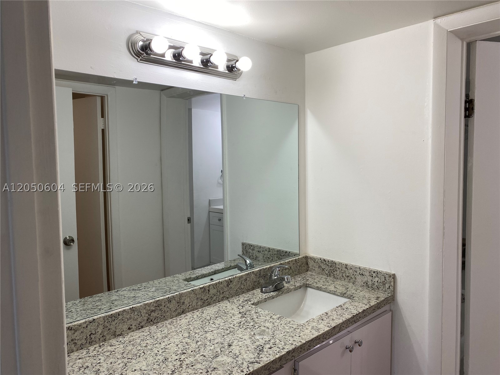 MONTECARLO CONDO - Residential
