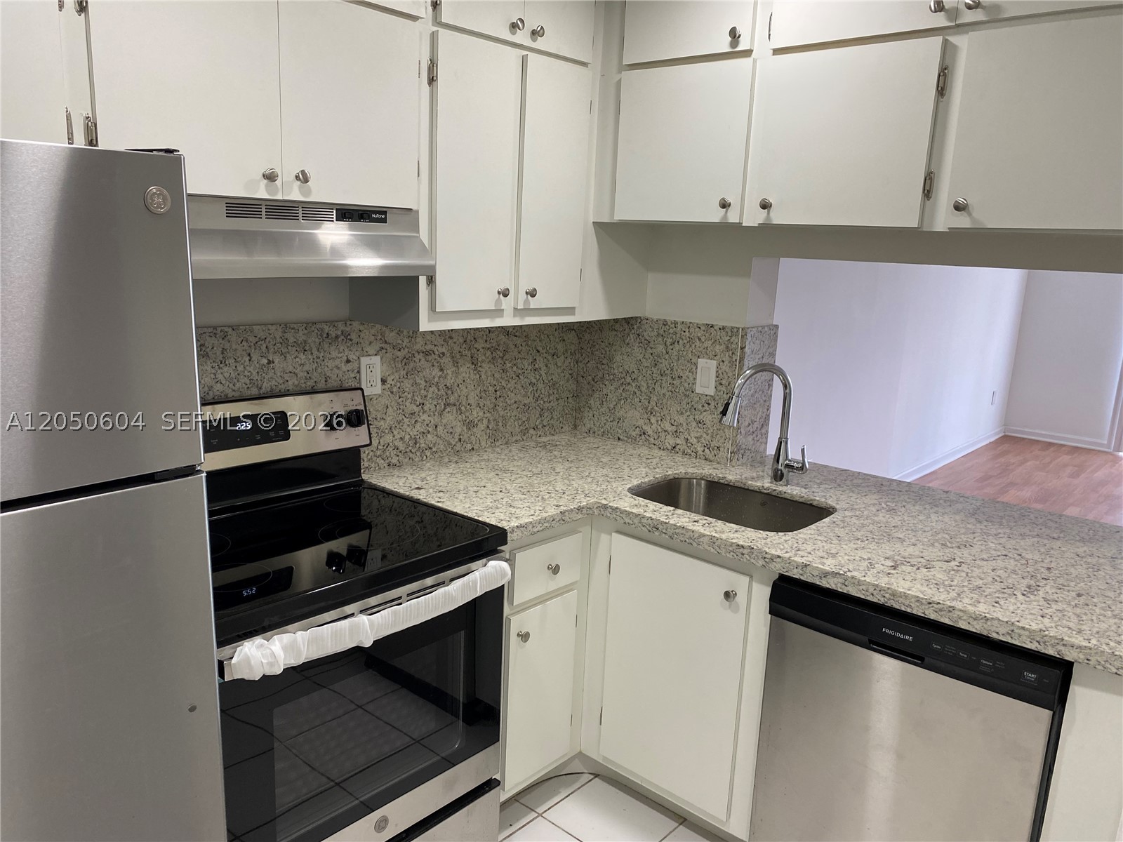 MONTECARLO CONDO - Residential