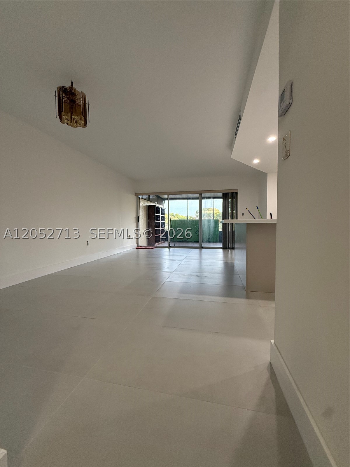 CATALONIA LAKE VILLAS - Residential Lease