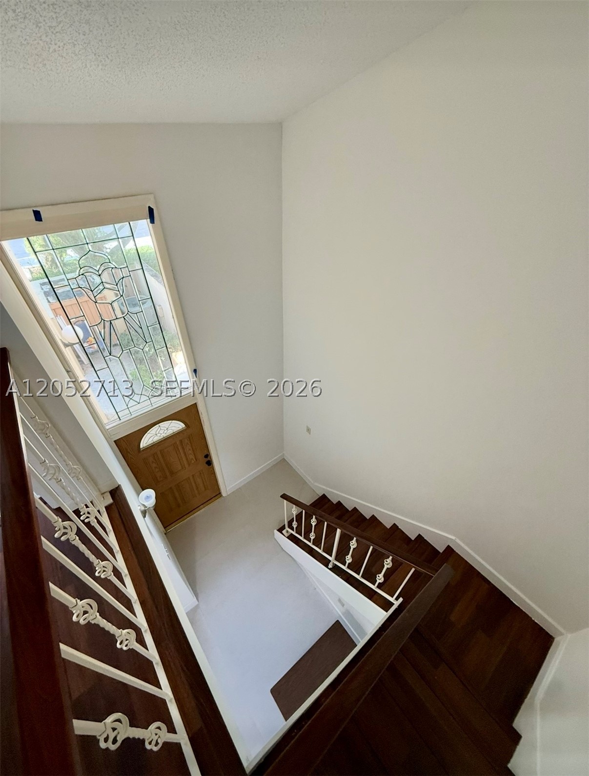 CATALONIA LAKE VILLAS - Residential Lease