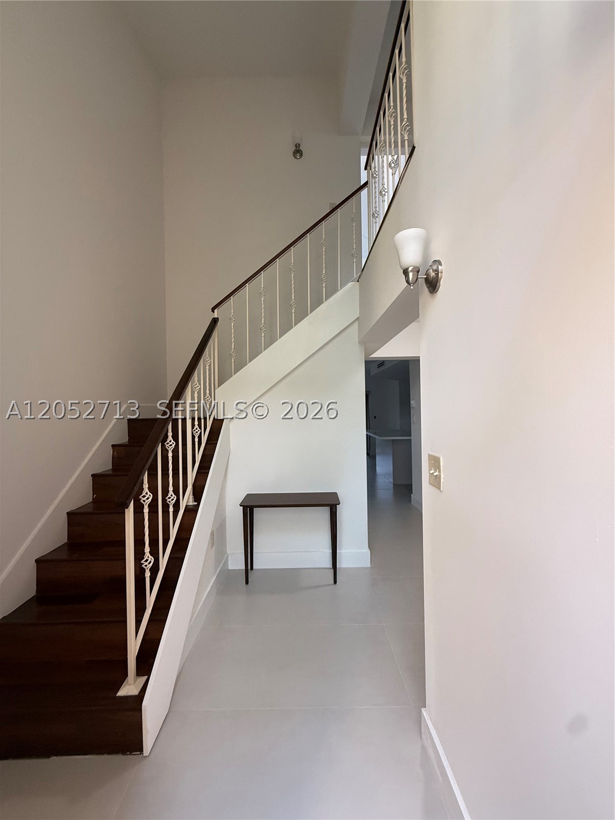 CATALONIA LAKE VILLAS - Residential Lease