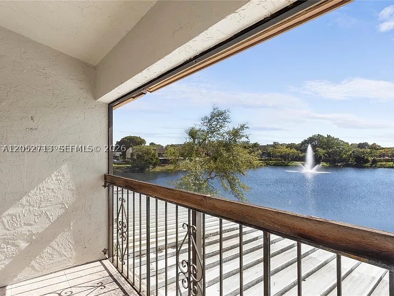 CATALONIA LAKE VILLAS - Residential Lease